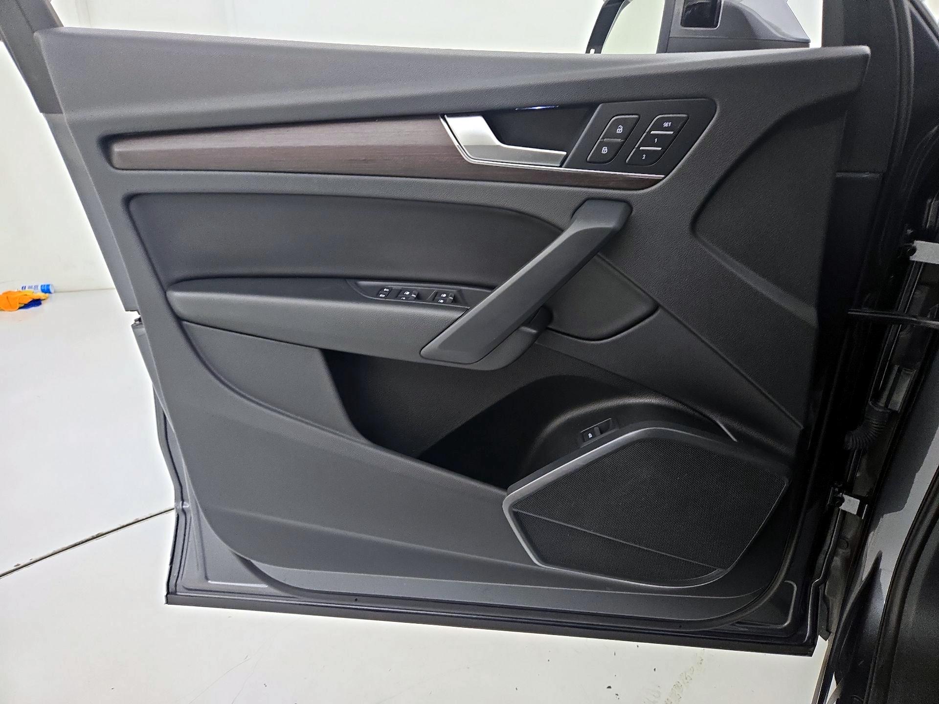 Thumbnail: 2023 Audi Q5 - 12