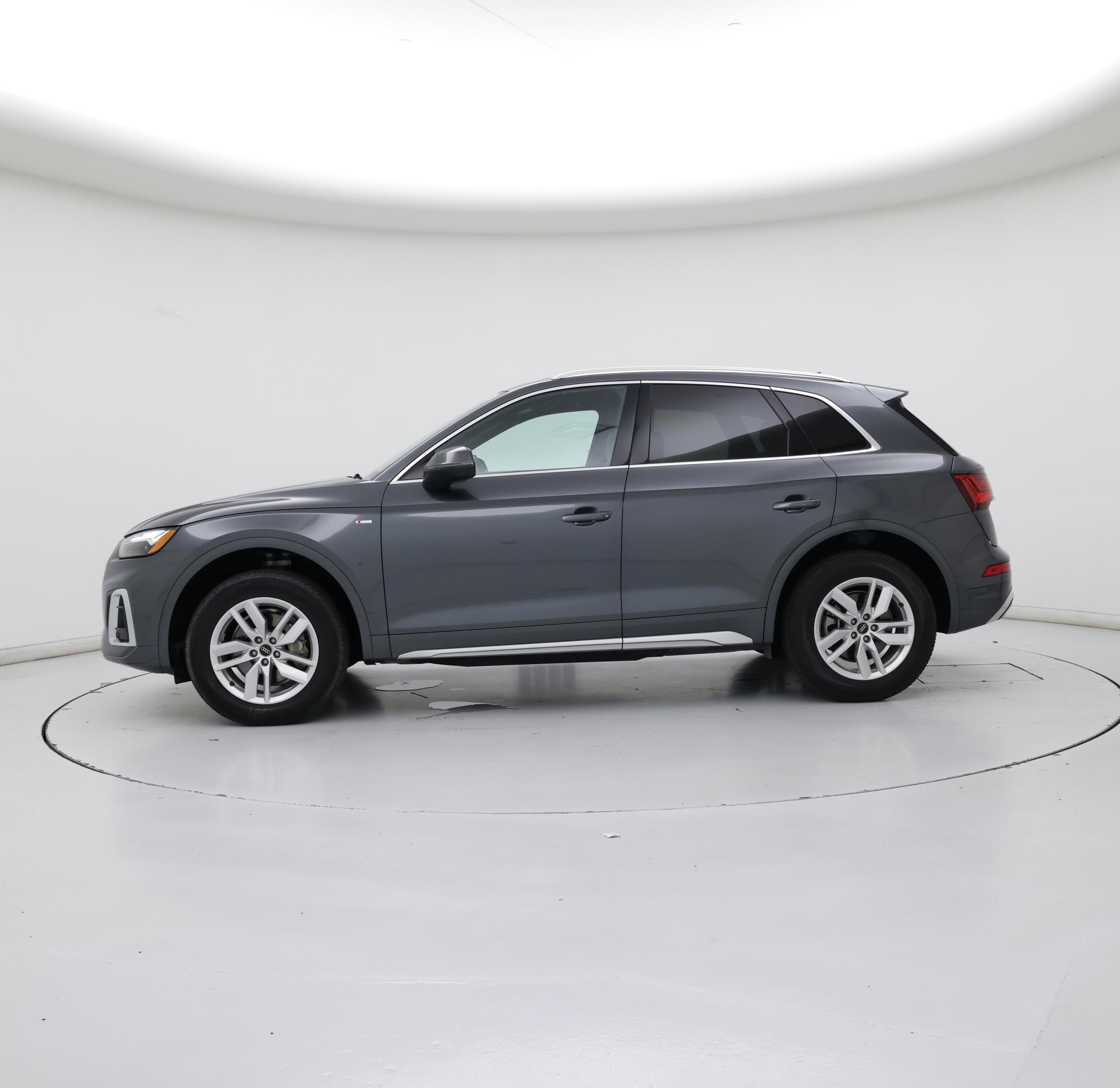 Thumbnail: 2023 Audi Q5 - 3