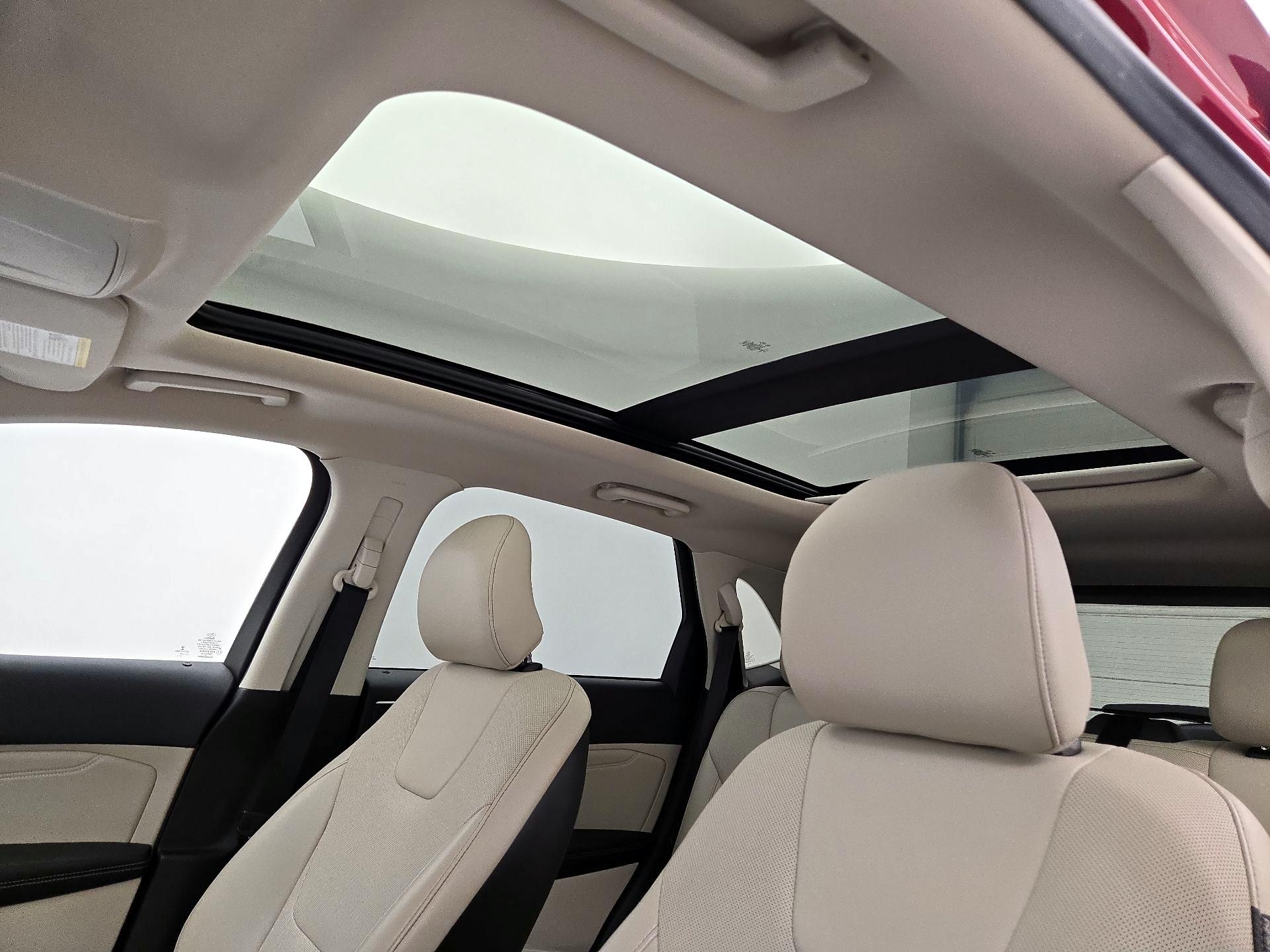 Thumbnail: 2018 Ford Edge - 18