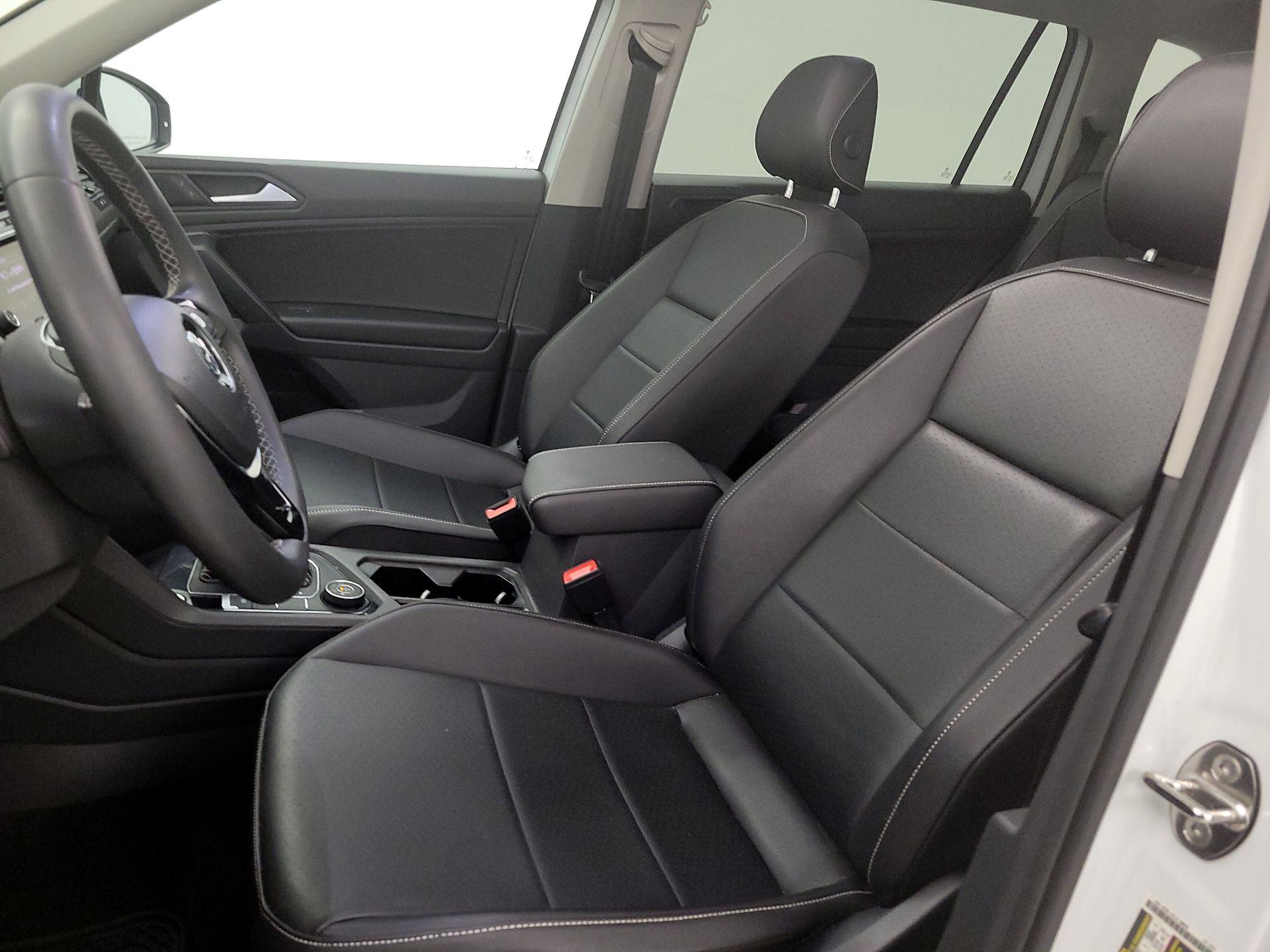 Thumbnail: 2021 Volkswagen Tiguan - 11