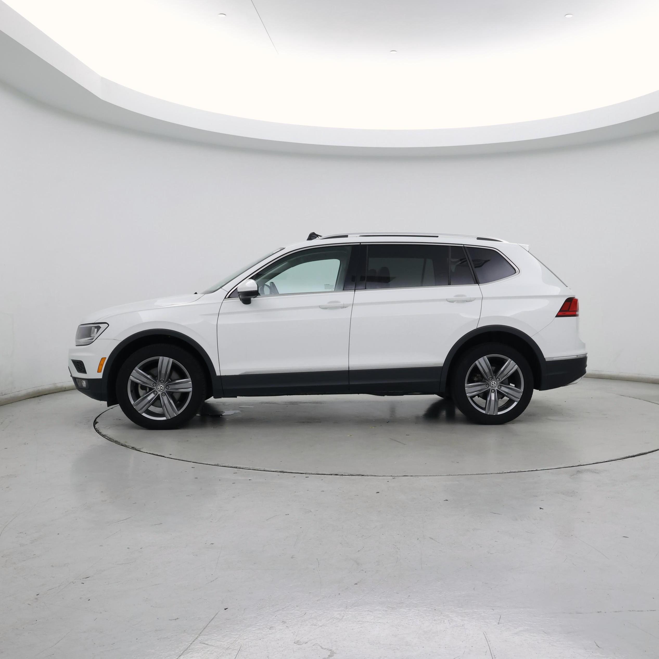 Thumbnail: 2021 Volkswagen Tiguan - 3