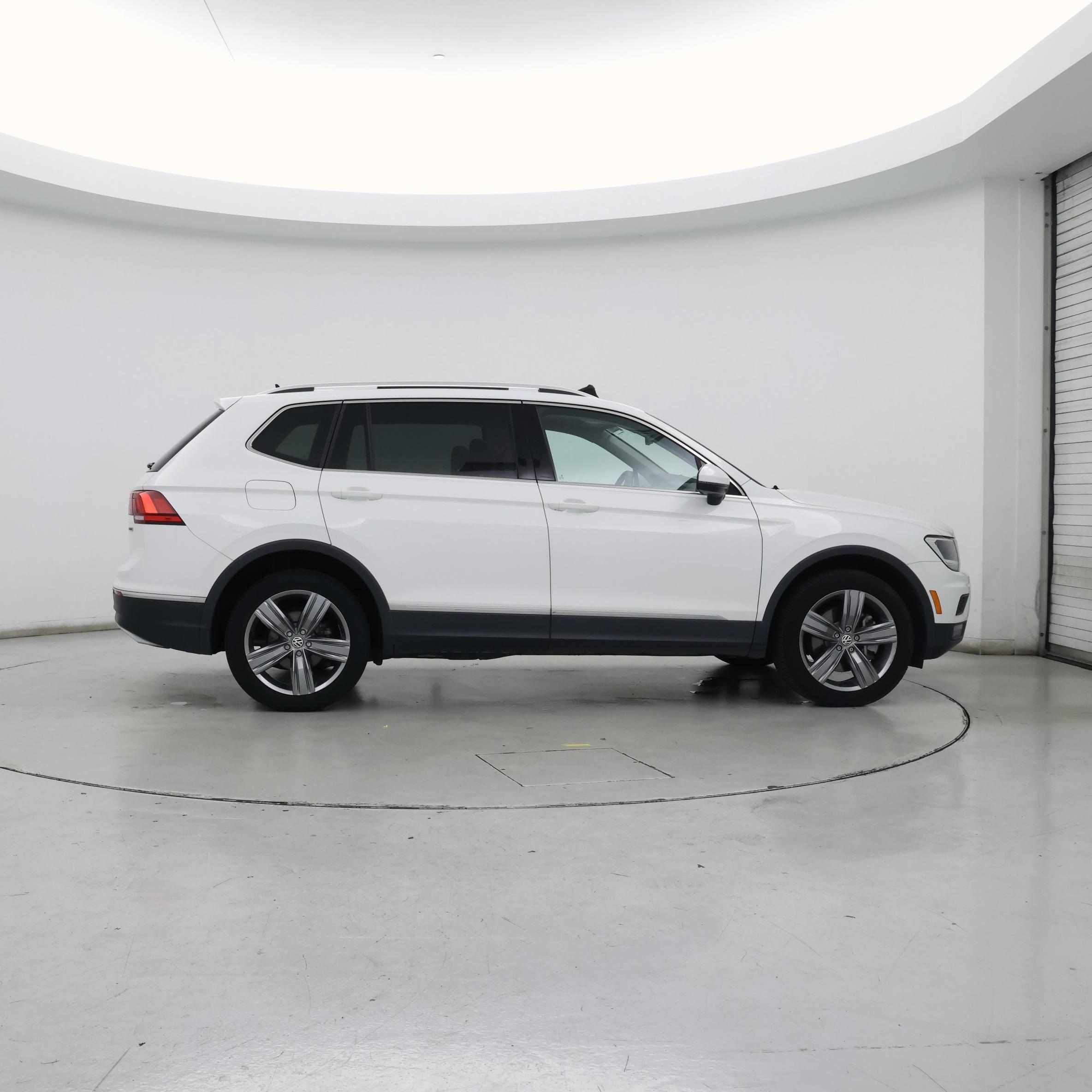 Thumbnail: 2021 Volkswagen Tiguan - 7