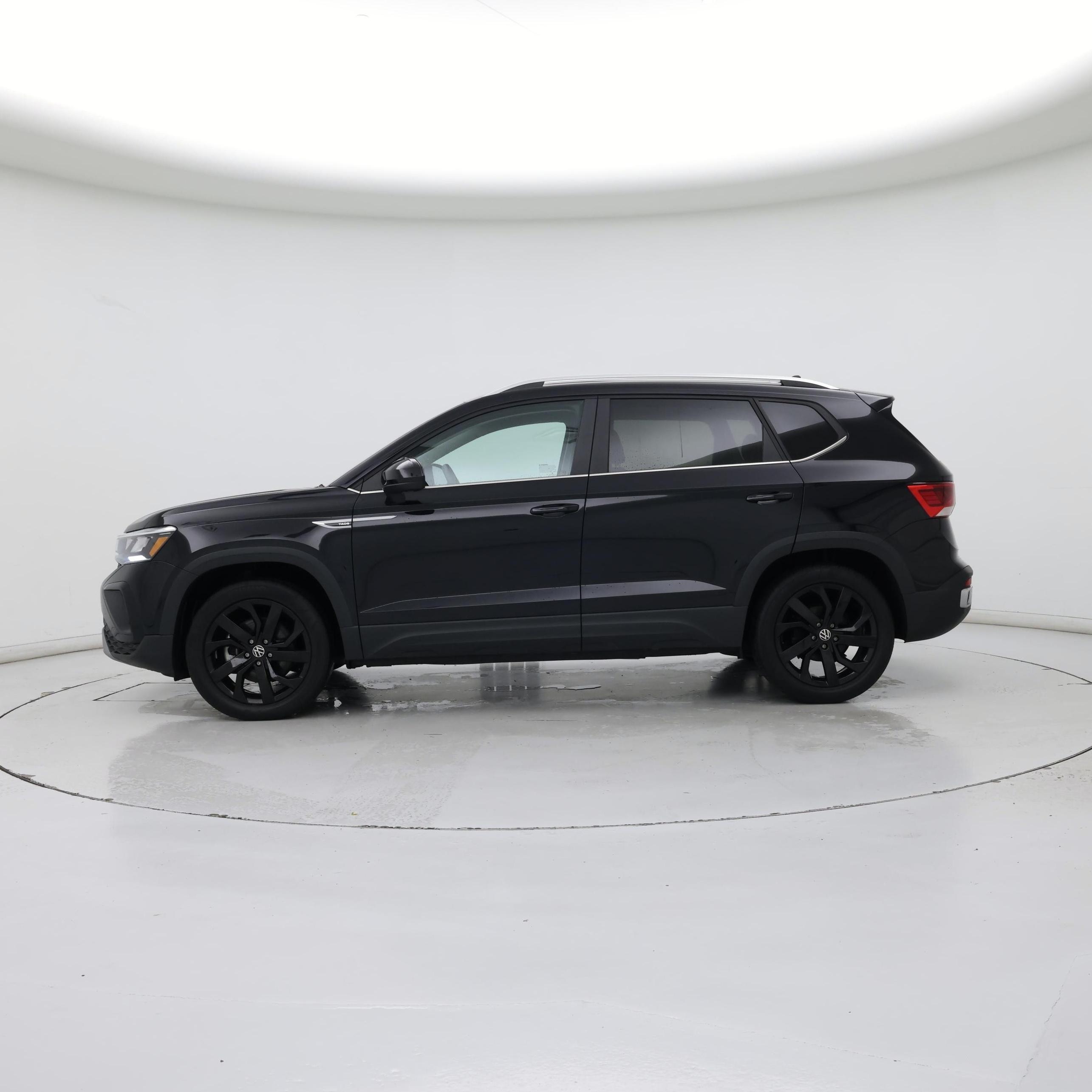 Thumbnail: 2022 Volkswagen Taos - 3