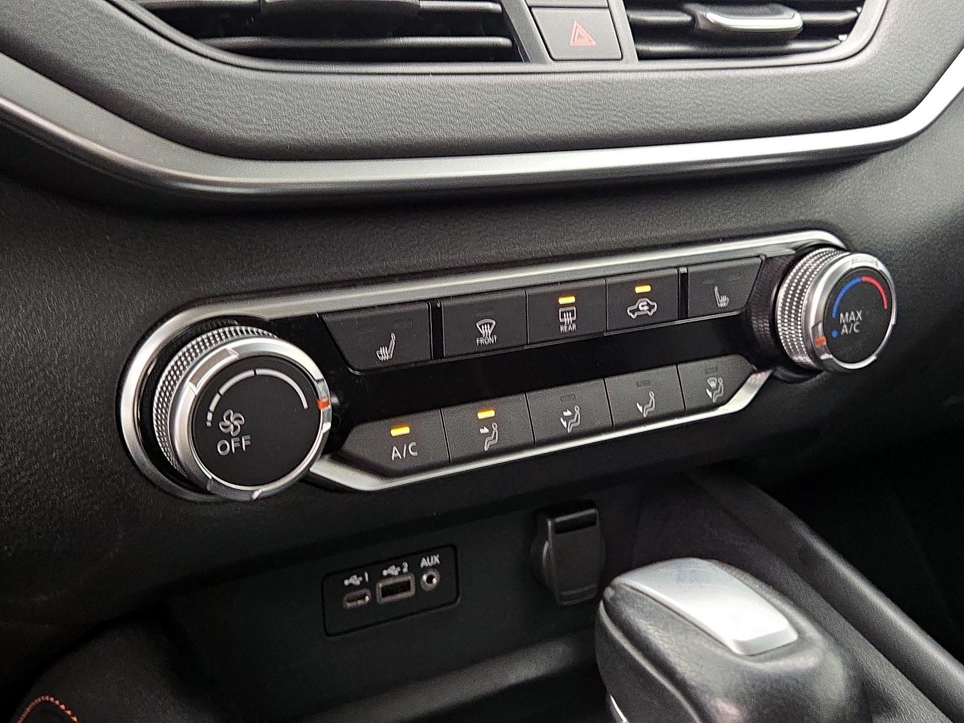 Thumbnail: 2019 Nissan Altima - 16