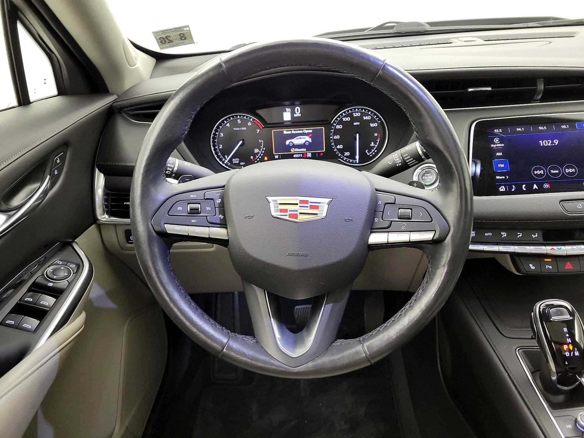 Thumbnail: 2021 Cadillac XT4 - 10