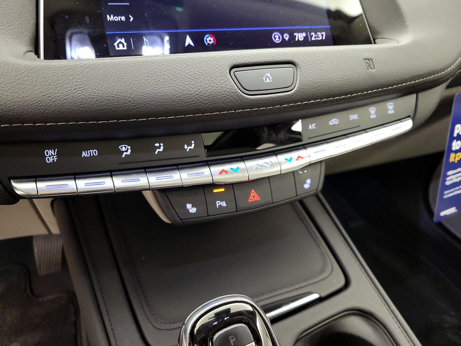 Thumbnail: 2021 Cadillac XT4 - 16