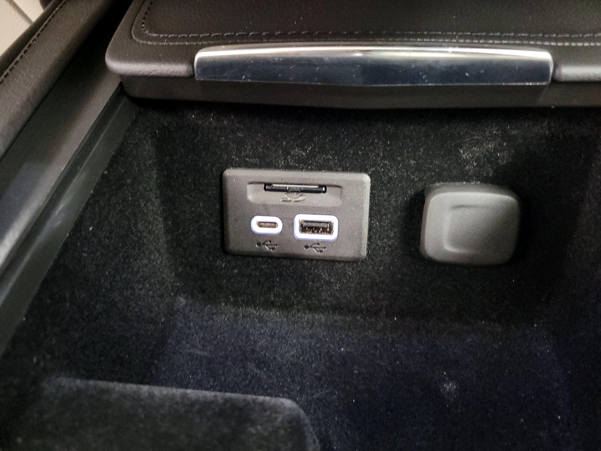 Thumbnail: 2021 Cadillac XT4 - 18