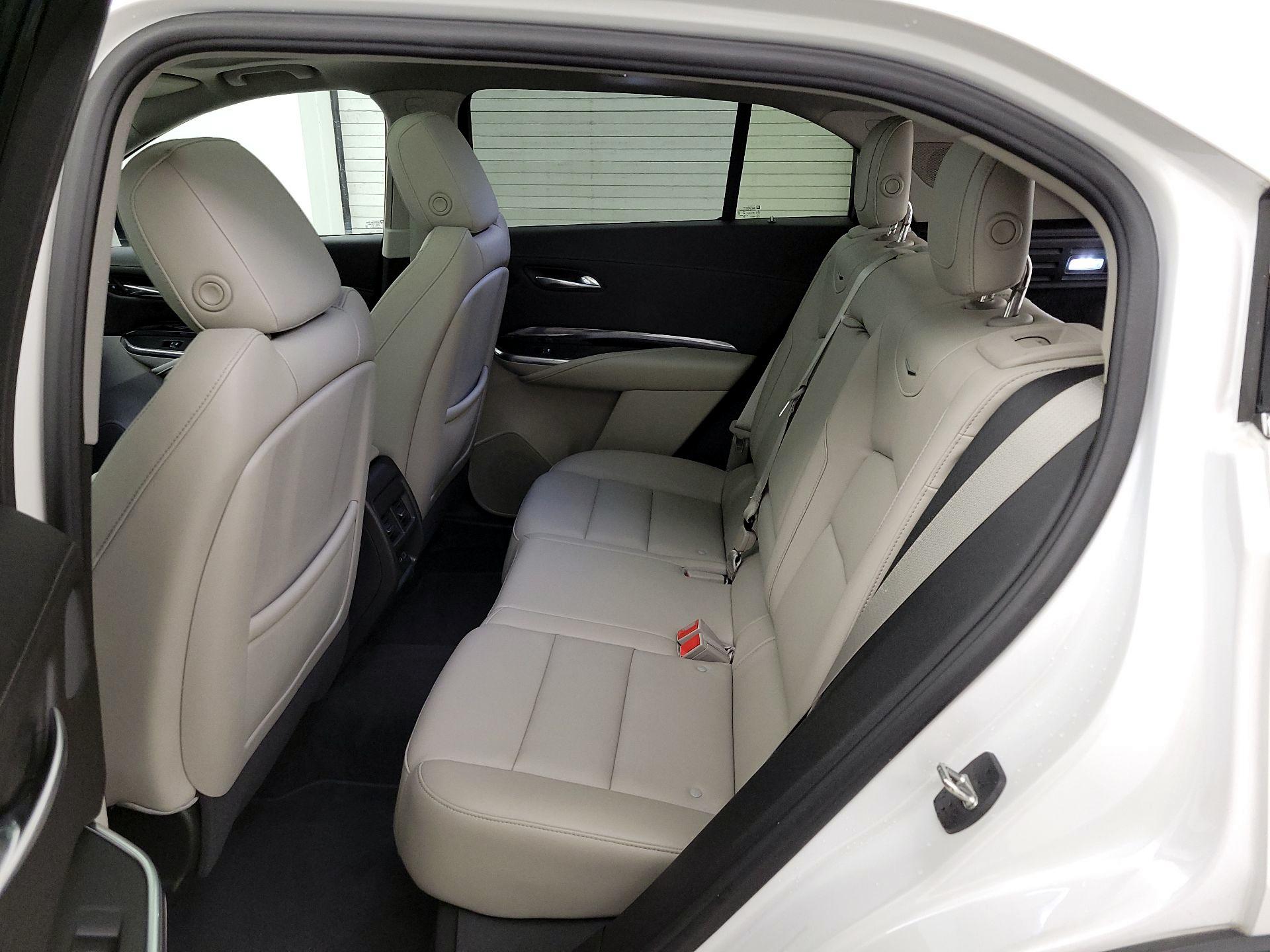 Thumbnail: 2021 Cadillac XT4 - 20