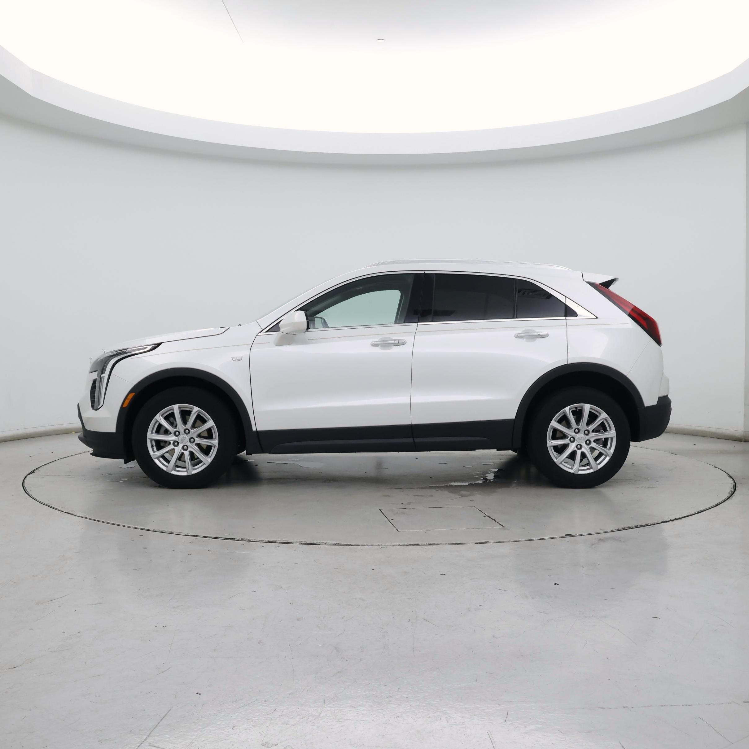 Thumbnail: 2021 Cadillac XT4 - 3