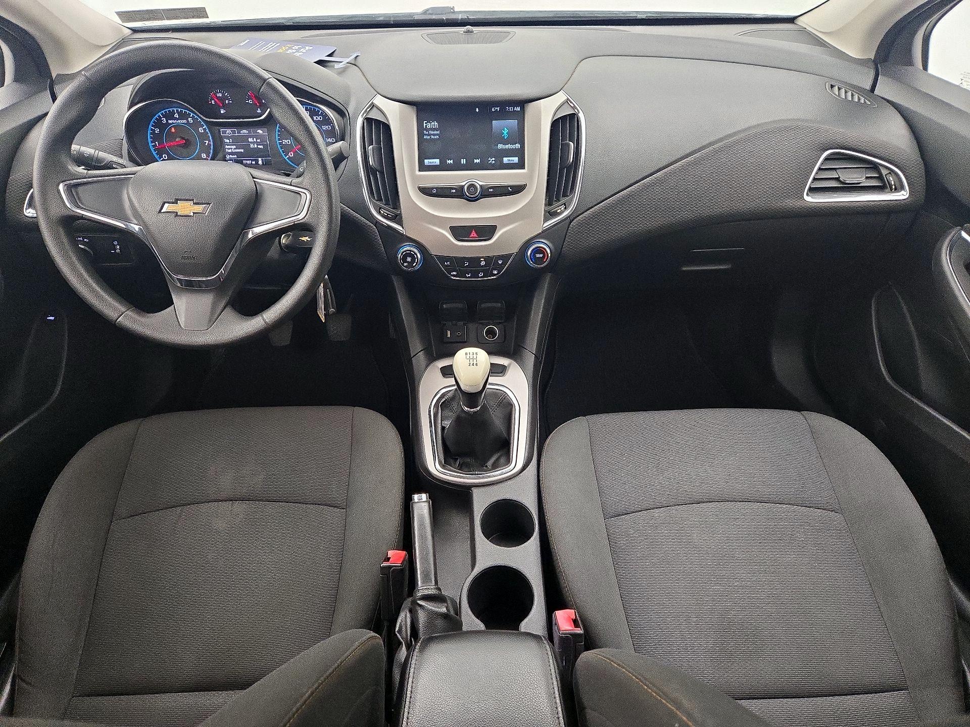 Thumbnail: 2017 Chevrolet Cruze - 9