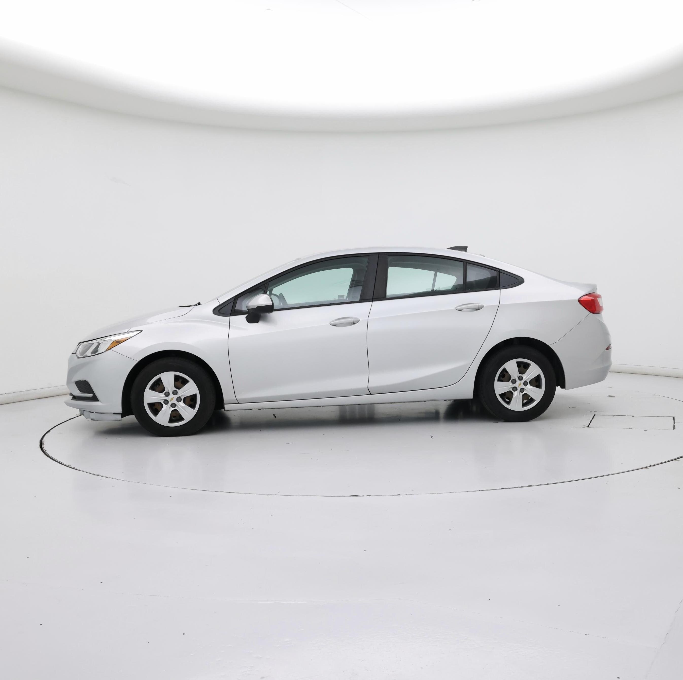 Thumbnail: 2017 Chevrolet Cruze - 3