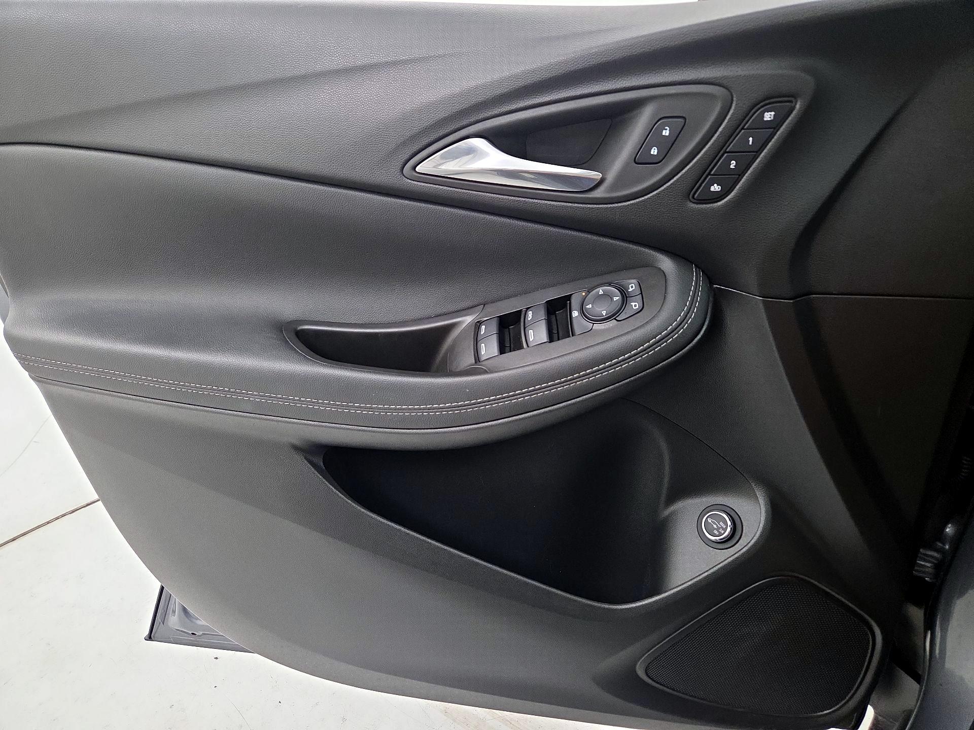 Thumbnail: 2022 Buick Encore GX - 12