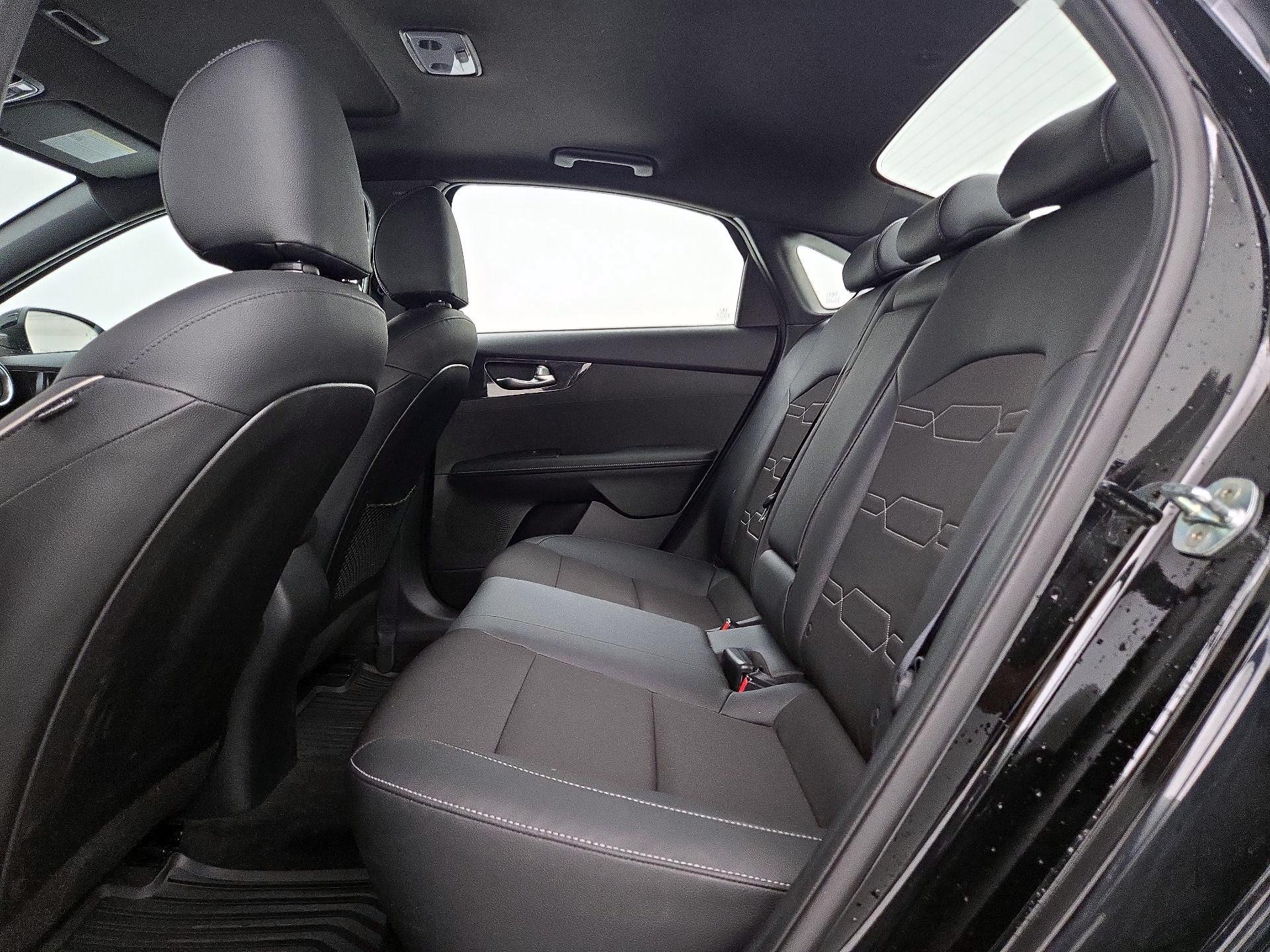 Thumbnail: 2022 Kia Forte - 20