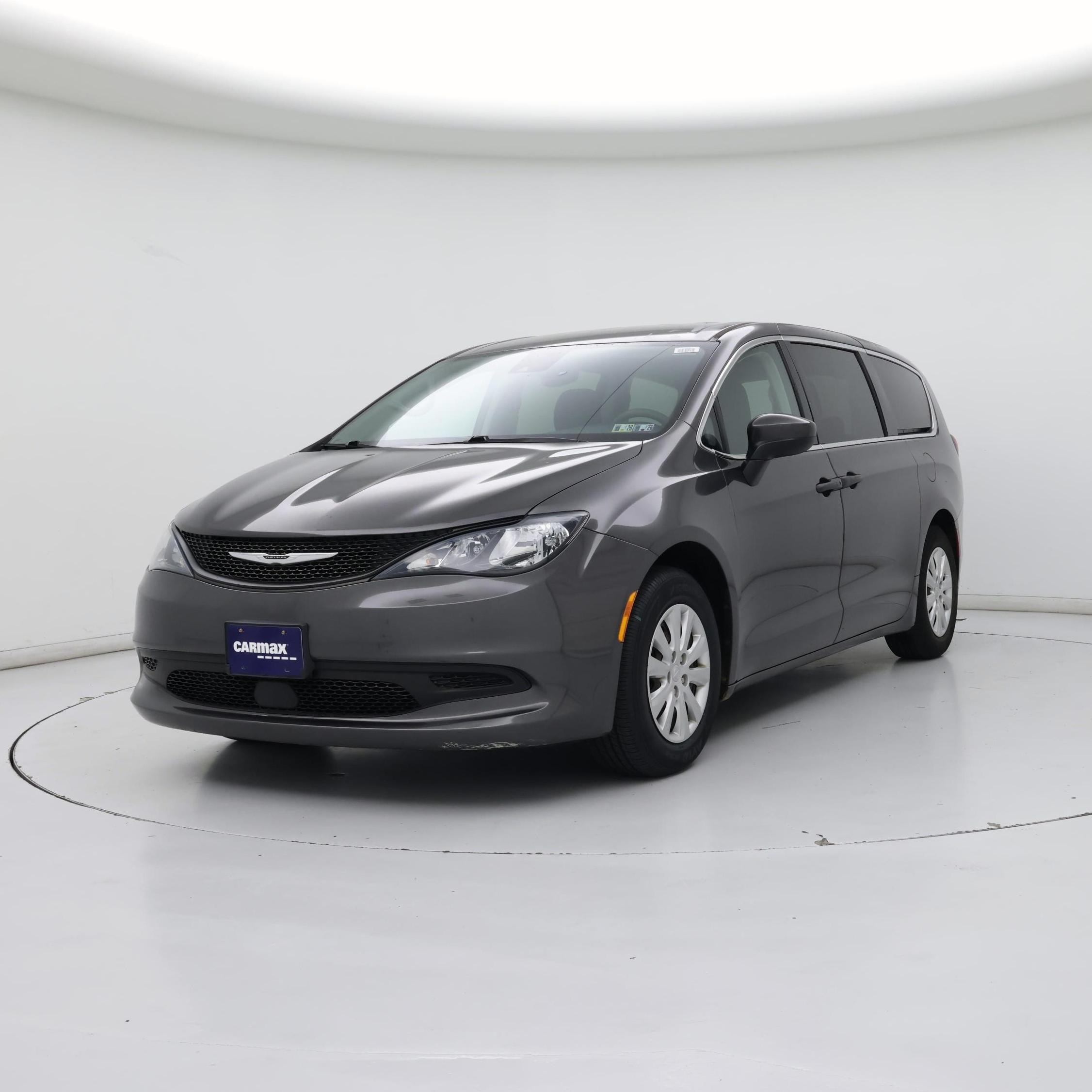 Thumbnail: 2021 Chrysler Voyager - 4
