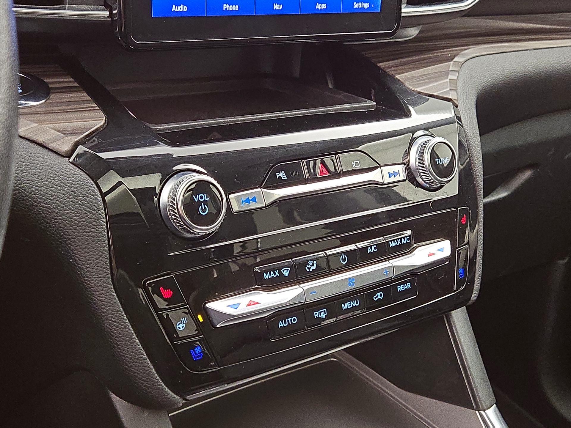 Thumbnail: 2021 Ford Explorer - 17