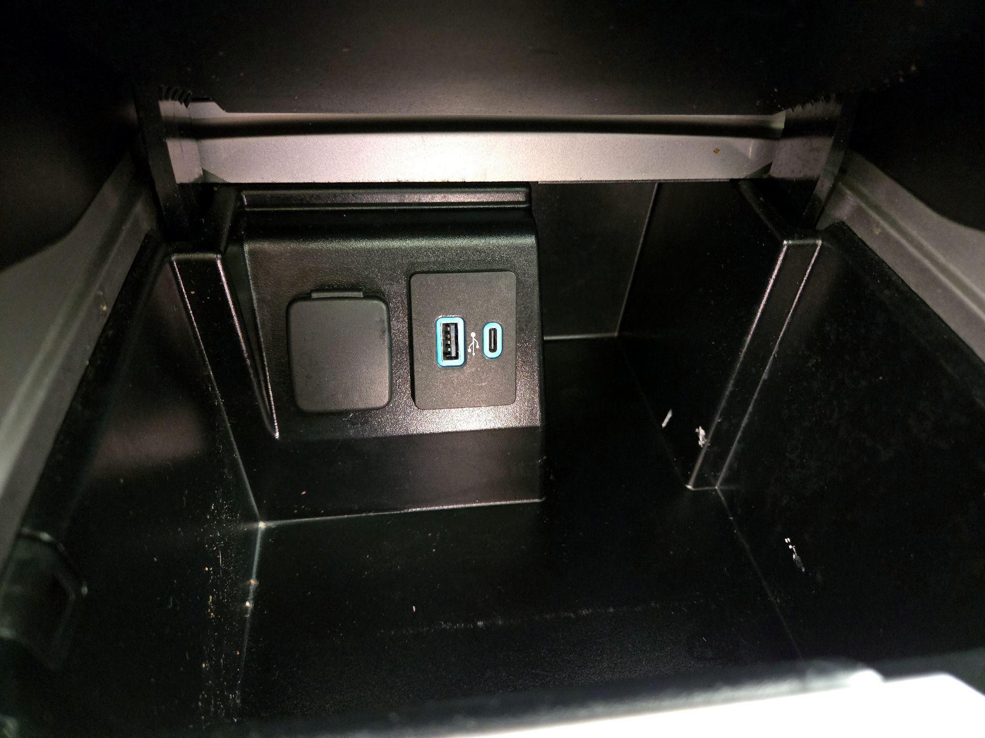 Thumbnail: 2021 Ford Explorer - 19