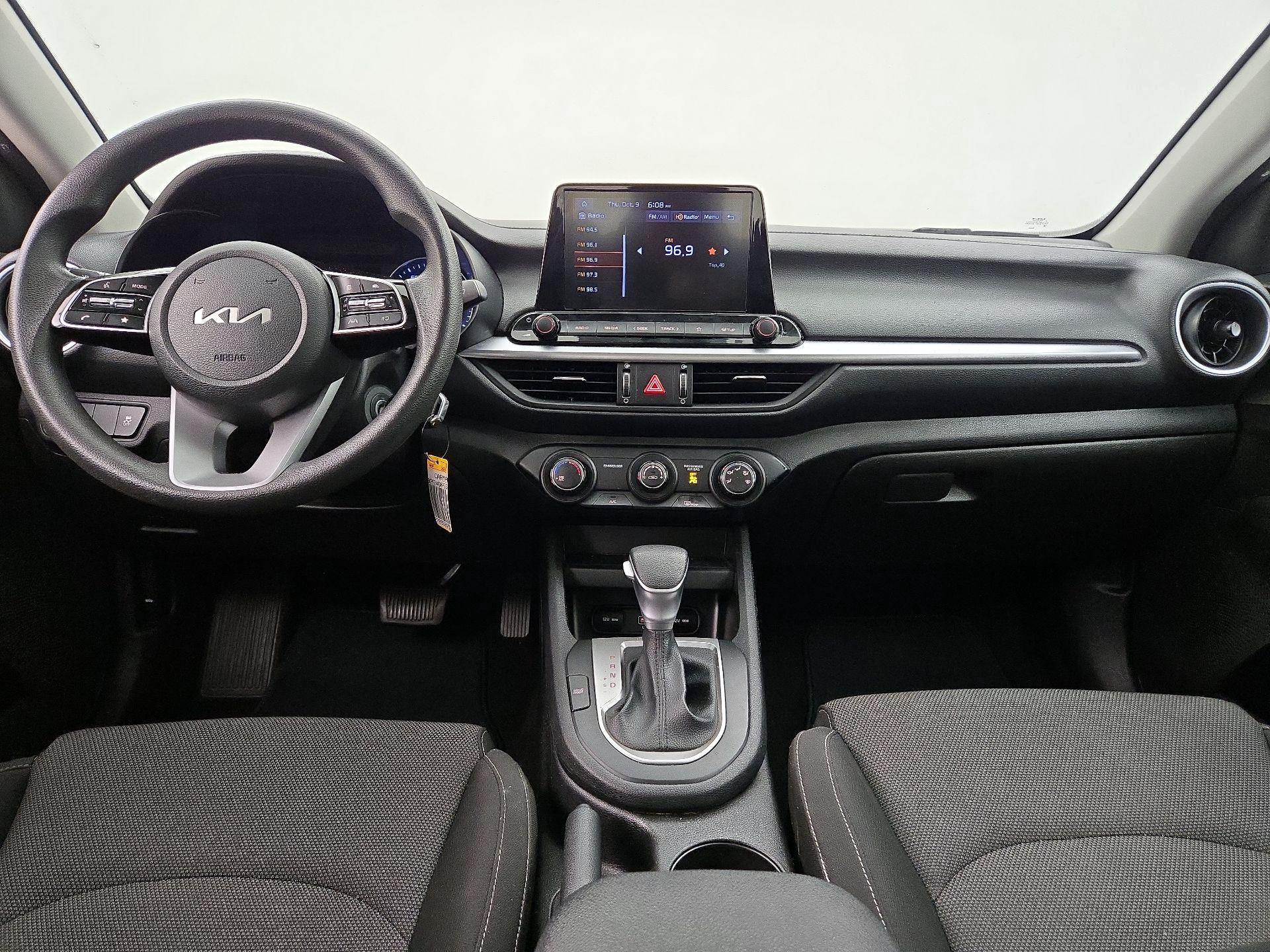 Thumbnail: 2023 Kia Forte - 9
