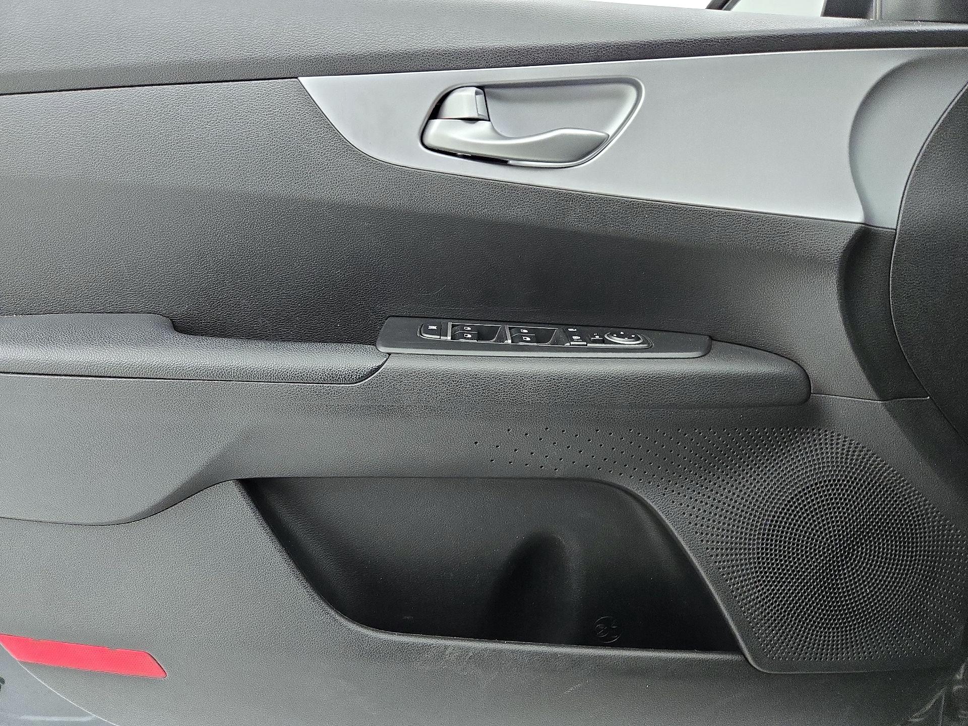 Thumbnail: 2023 Kia Forte - 12