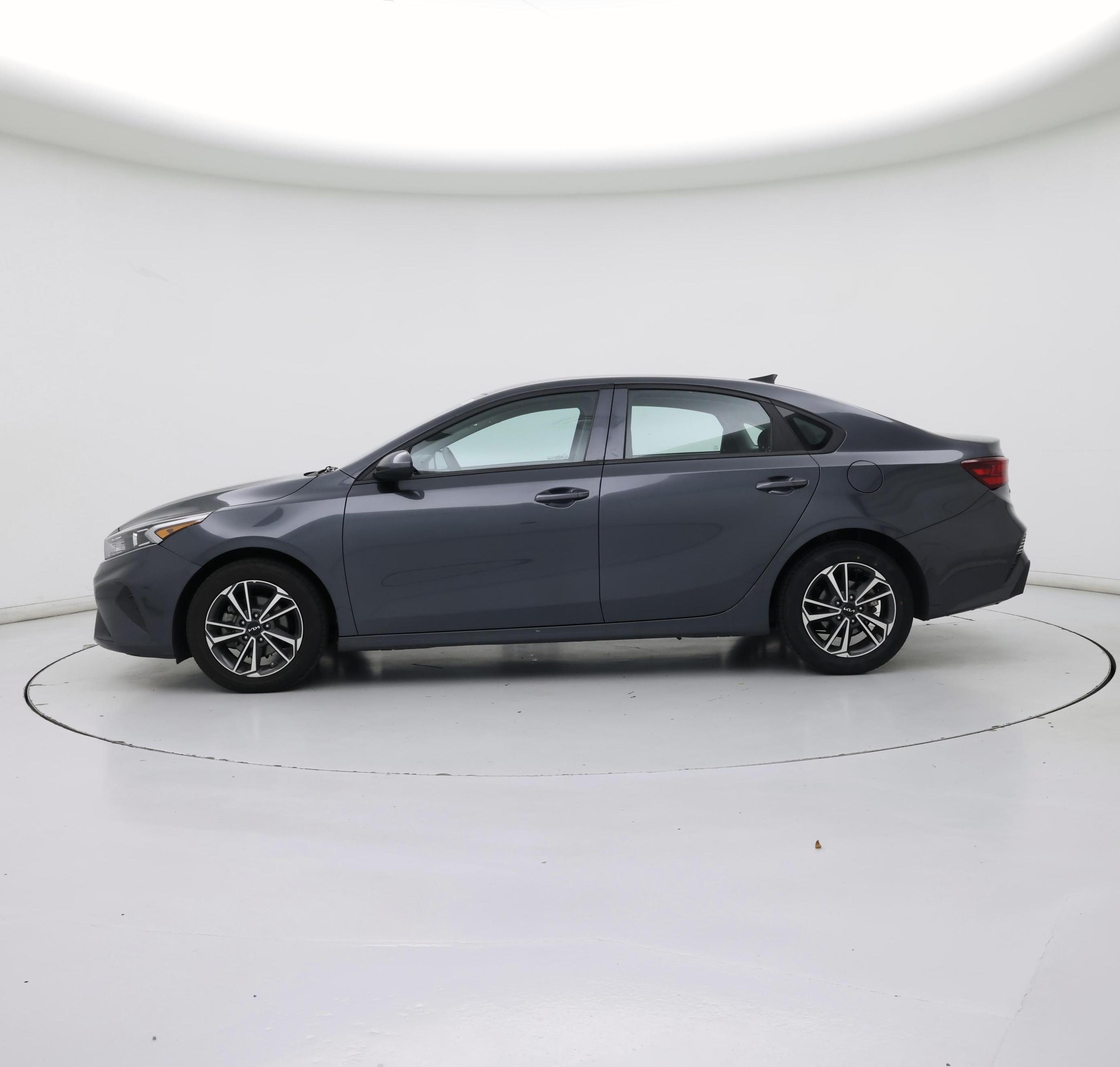 Thumbnail: 2023 Kia Forte - 3