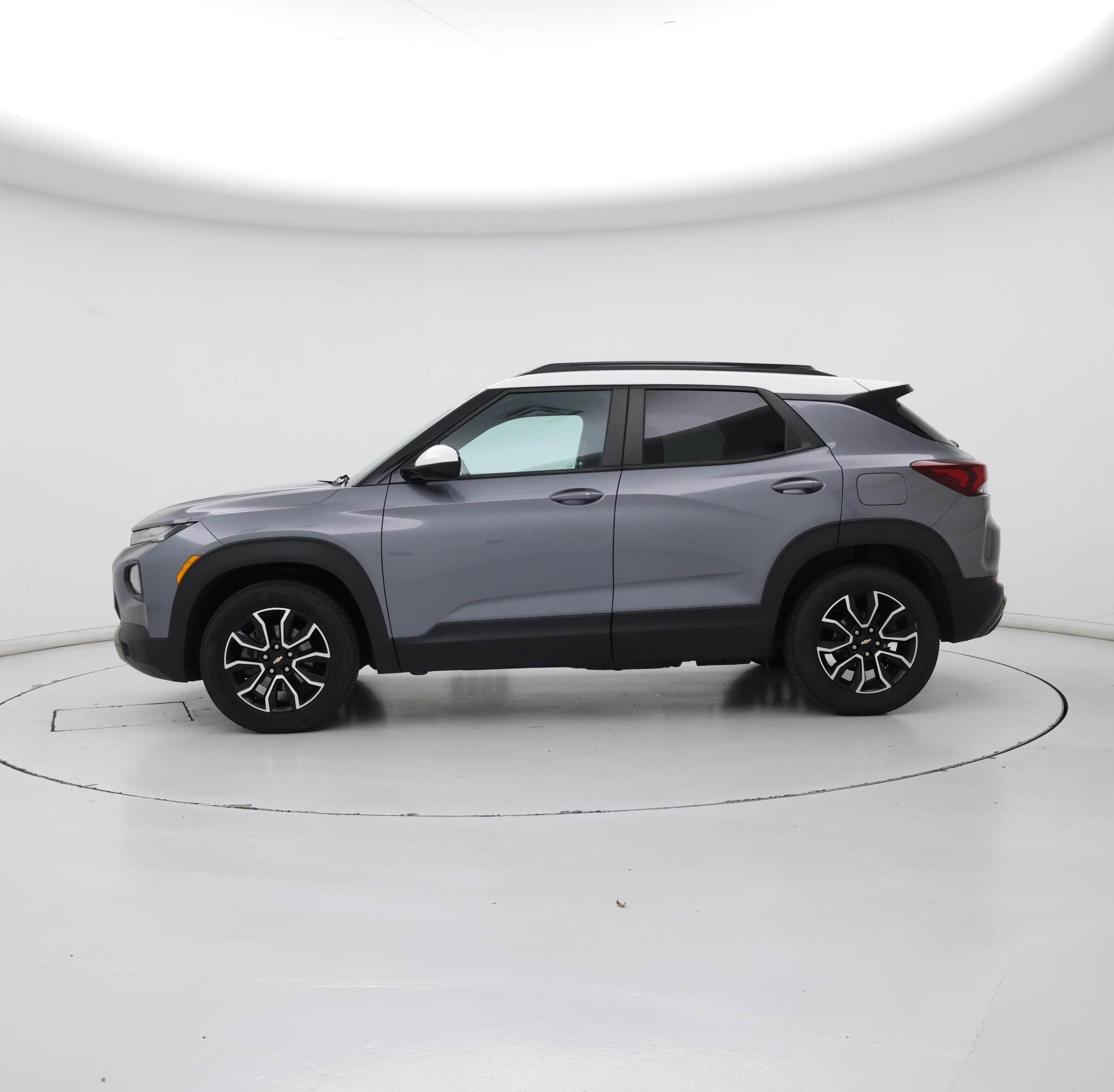 Thumbnail: 2021 Chevrolet TrailBlazer - 3