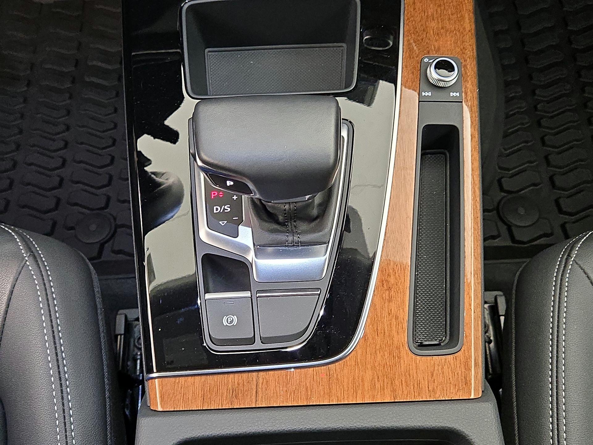 Thumbnail: 2023 Audi Q5 - 17