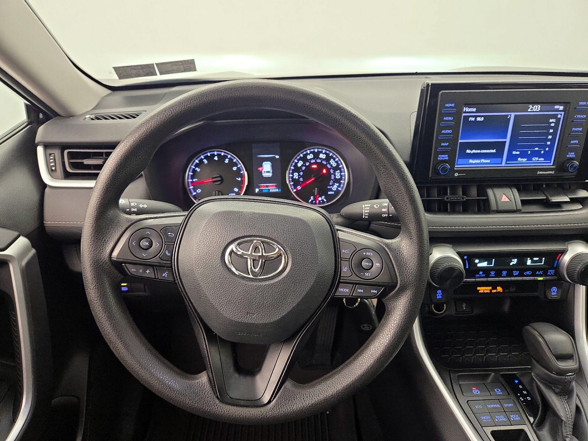 Thumbnail: 2022 Toyota RAV4 - 10