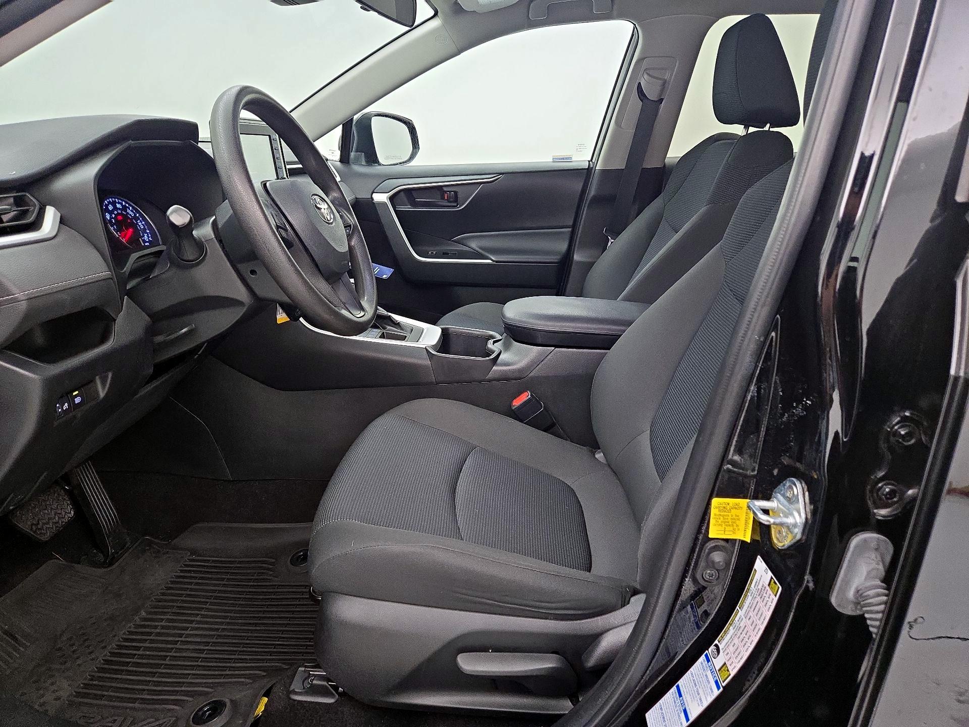 Thumbnail: 2022 Toyota RAV4 - 11