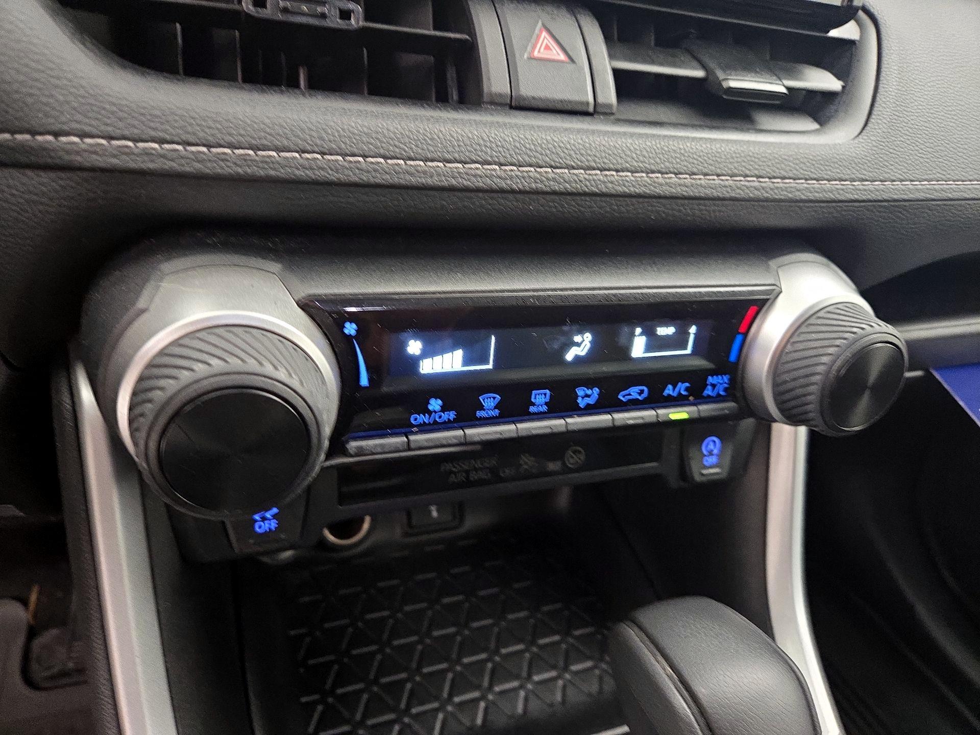 Thumbnail: 2022 Toyota RAV4 - 15