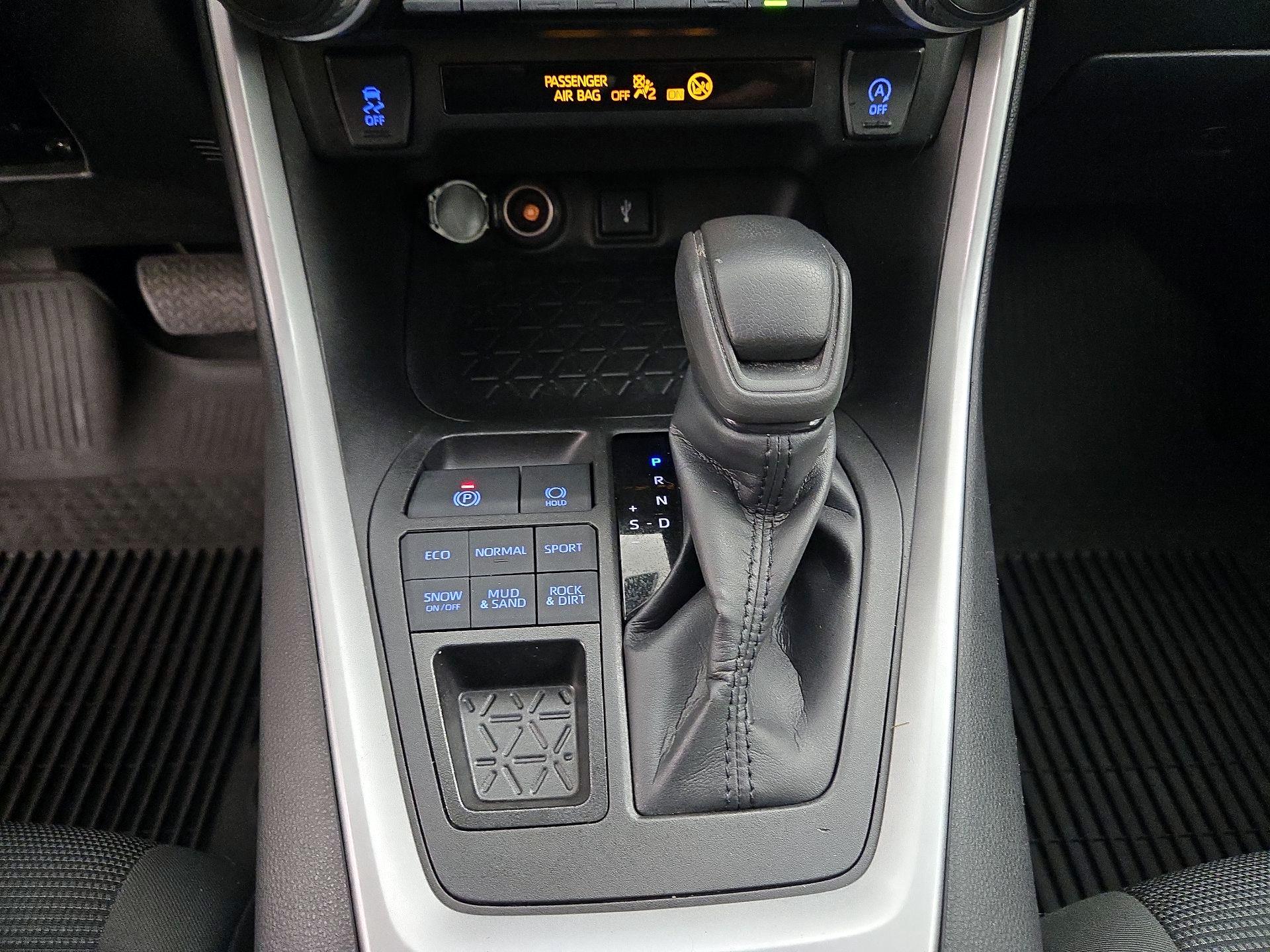 Thumbnail: 2022 Toyota RAV4 - 16