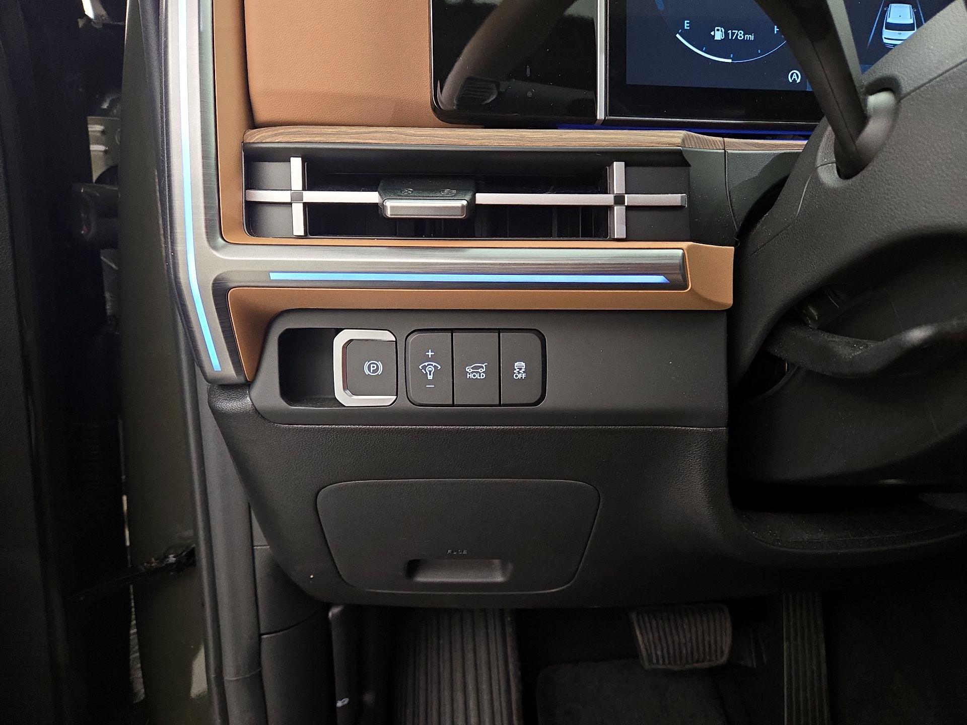 Thumbnail: 2024 Hyundai Santa Fe - 13