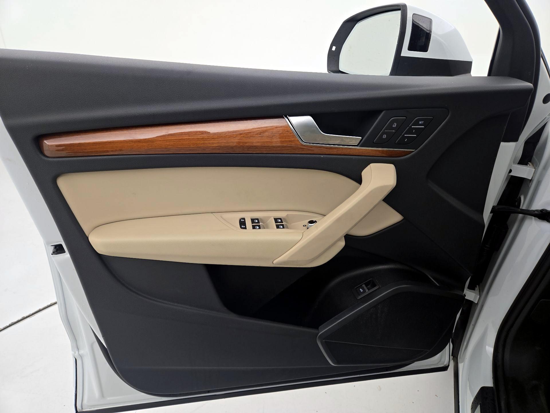 Thumbnail: 2023 Audi Q5 - 12