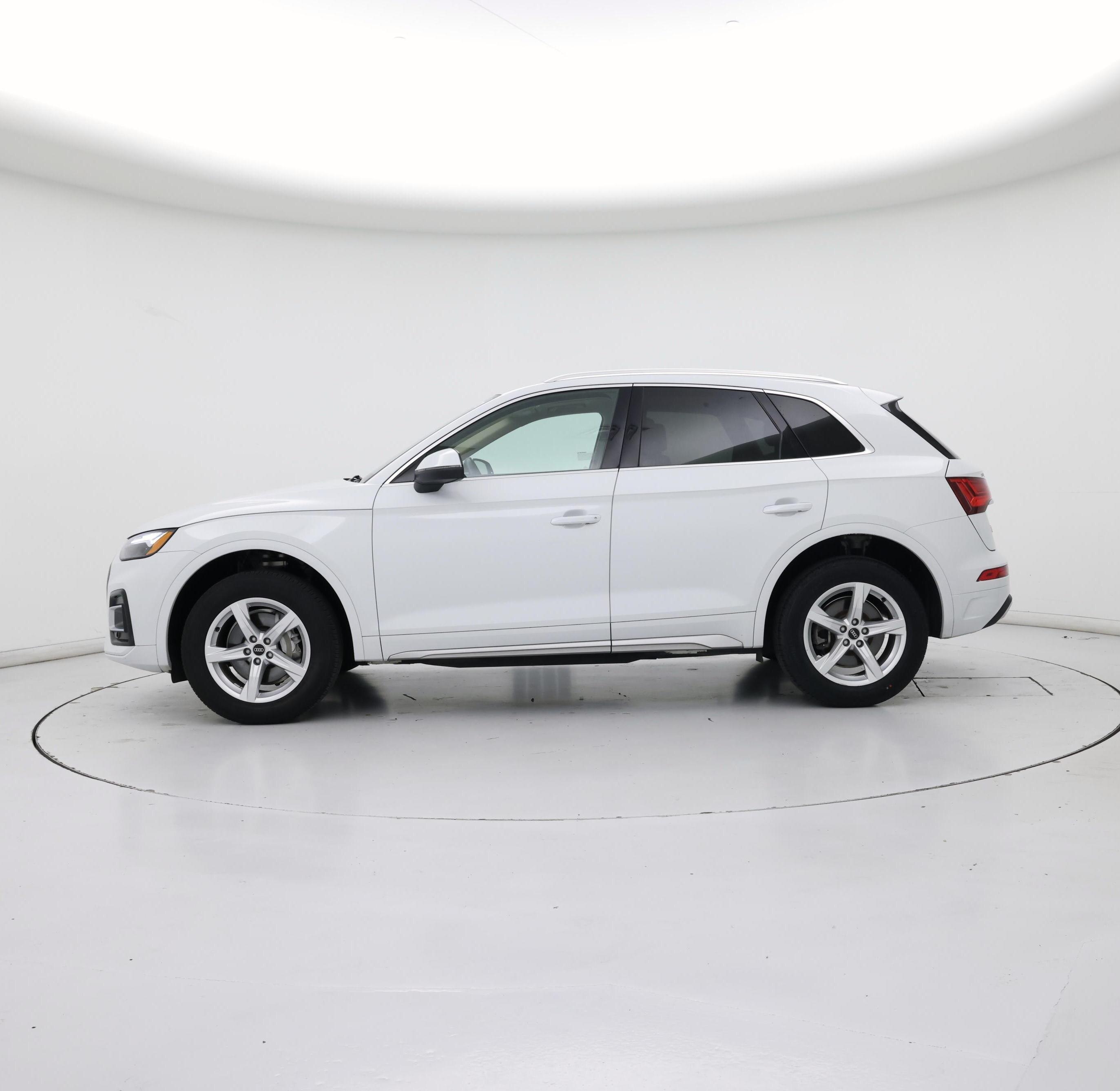 Thumbnail: 2023 Audi Q5 - 3