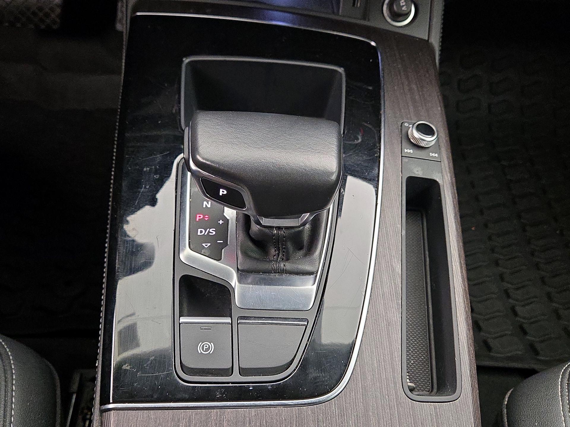 Thumbnail: 2022 Audi Q5 - 17