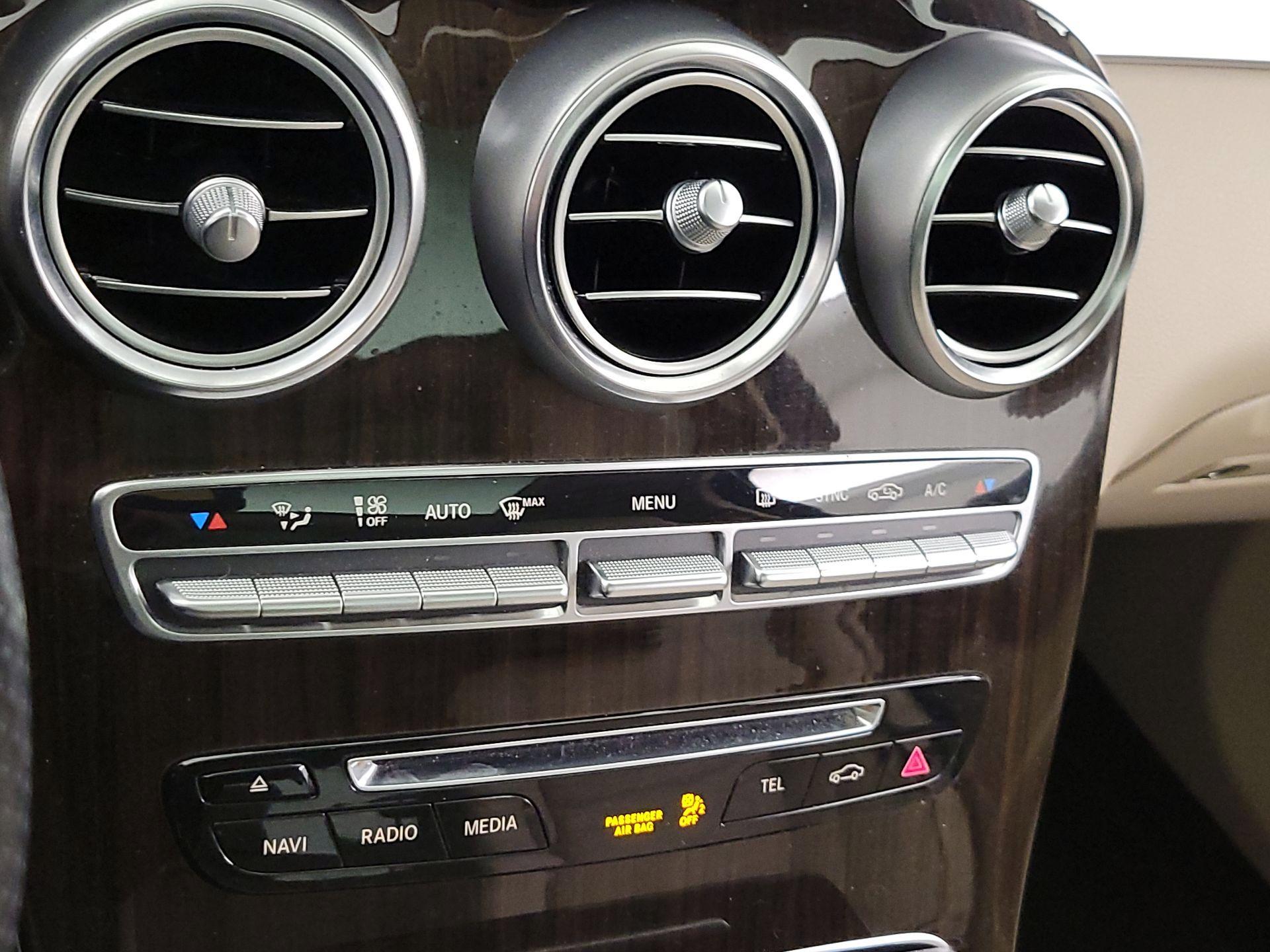 Thumbnail: 2019 Mercedes-Benz GLC - 16