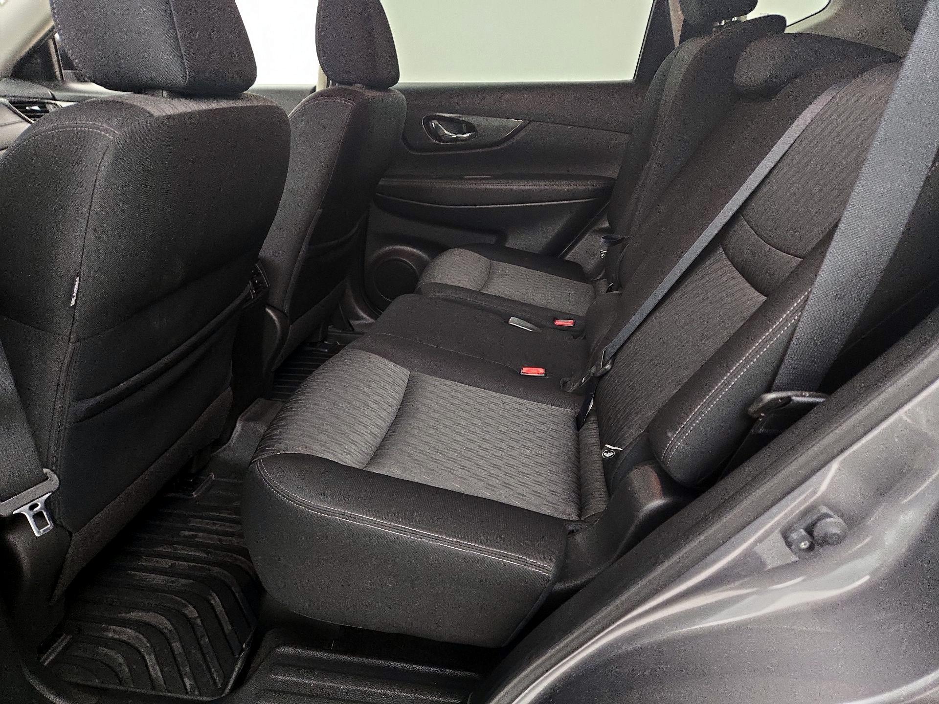 Thumbnail: 2017 Nissan Rogue - 19