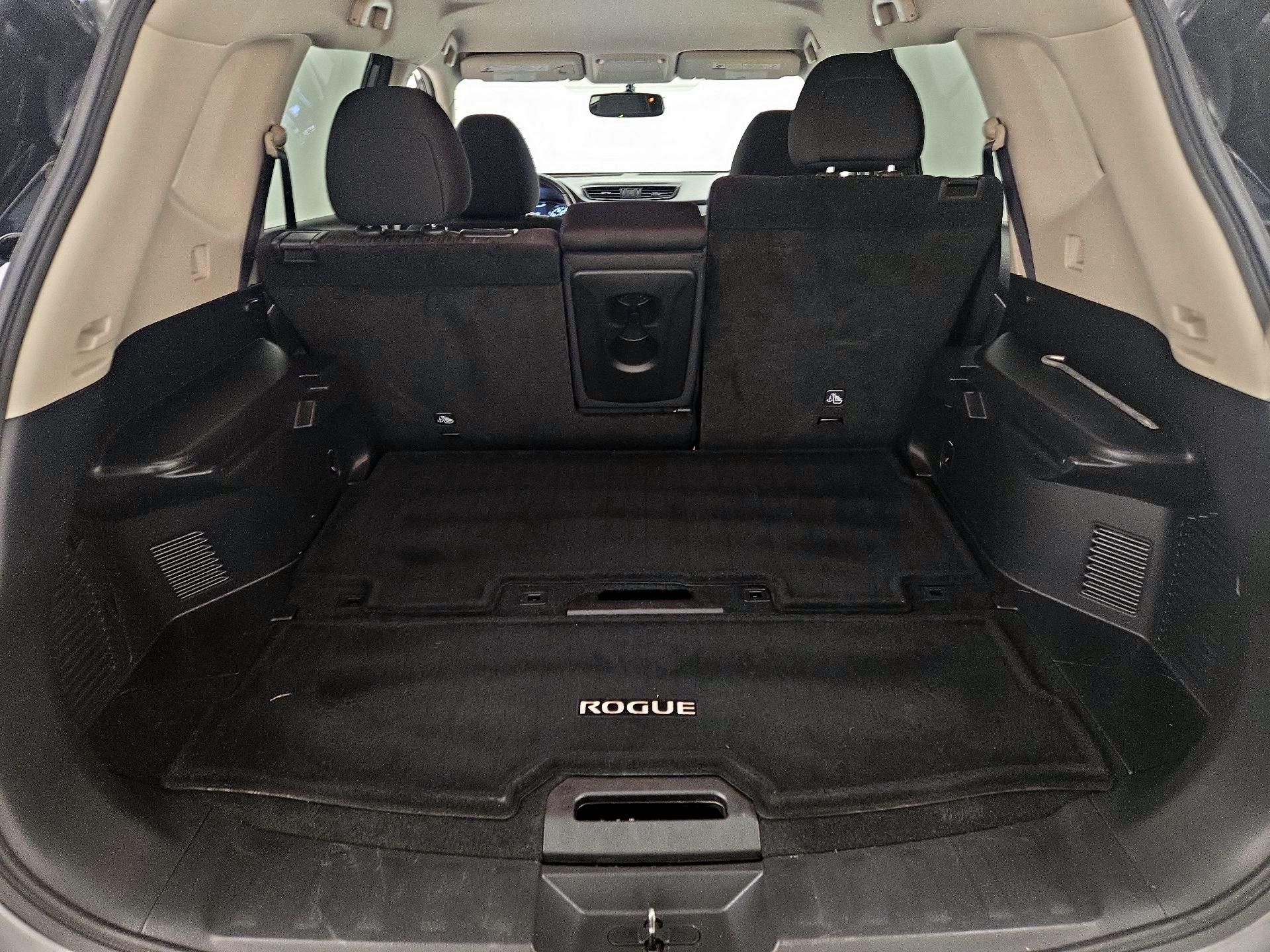 Thumbnail: 2017 Nissan Rogue - 20