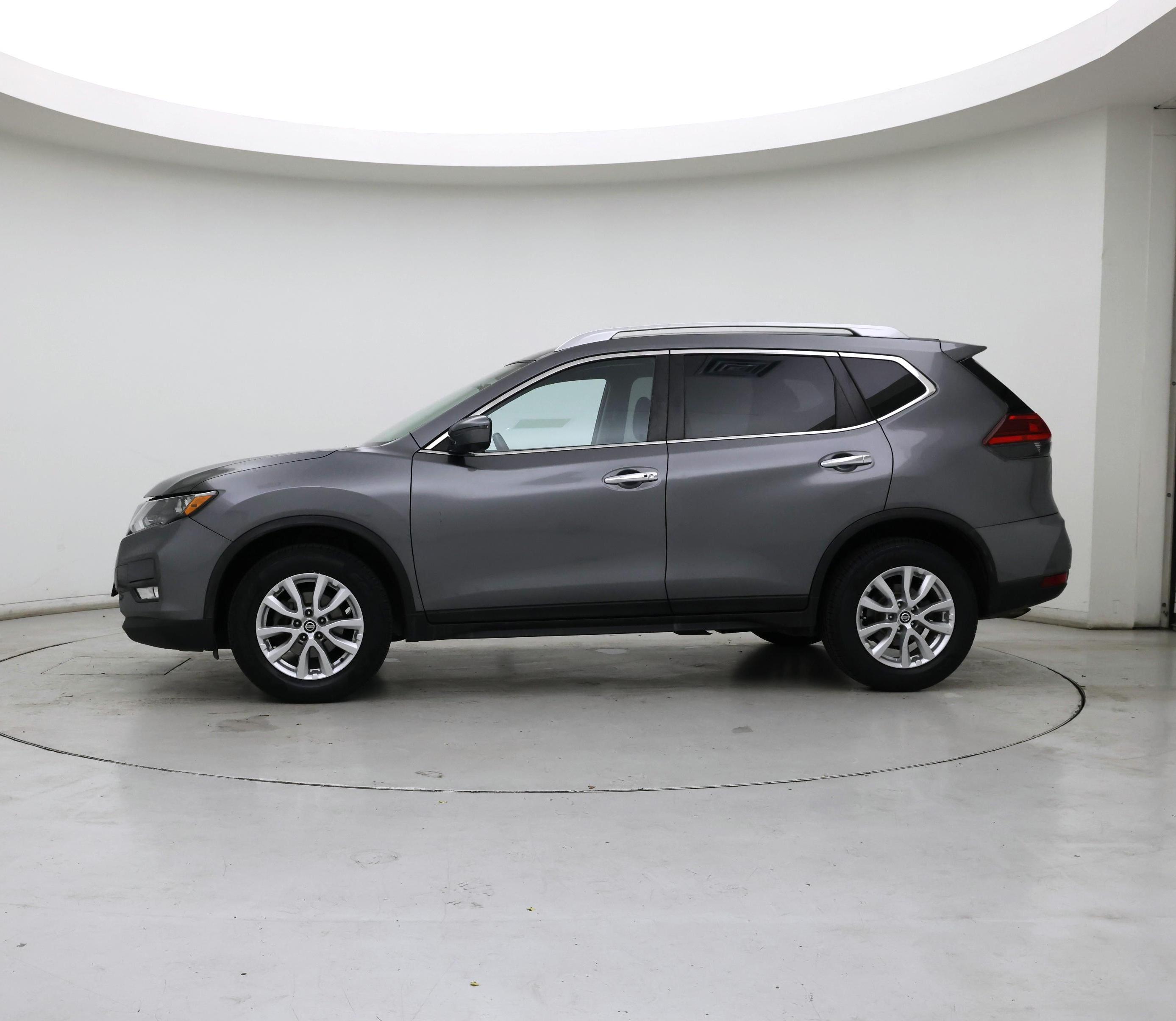 Thumbnail: 2017 Nissan Rogue - 3