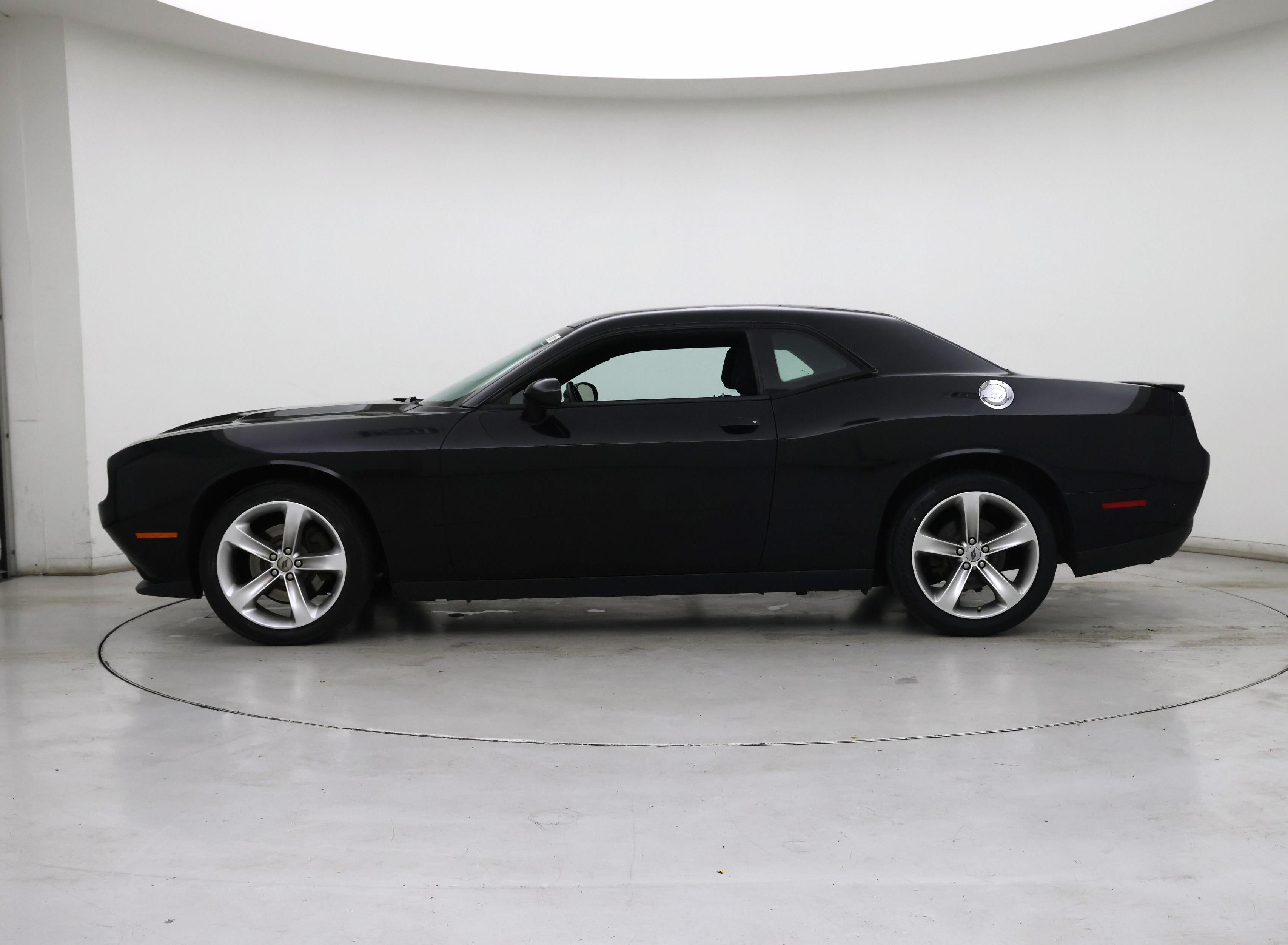 Thumbnail: 2017 Dodge Challenger - 3
