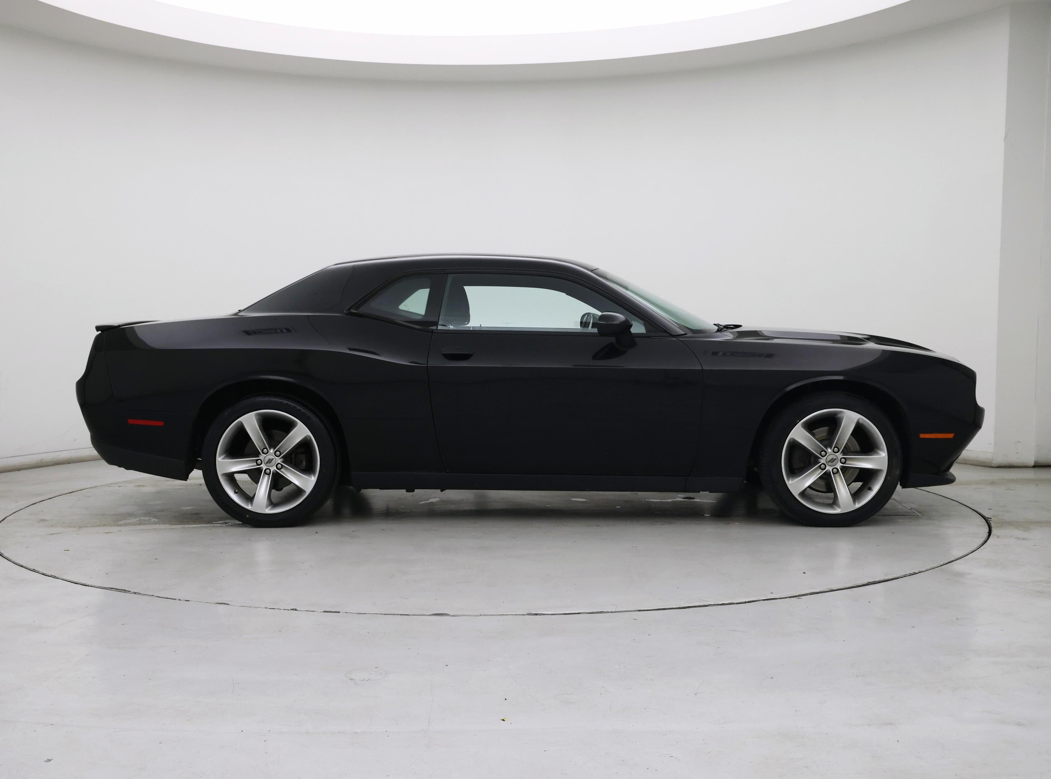 Thumbnail: 2017 Dodge Challenger - 7
