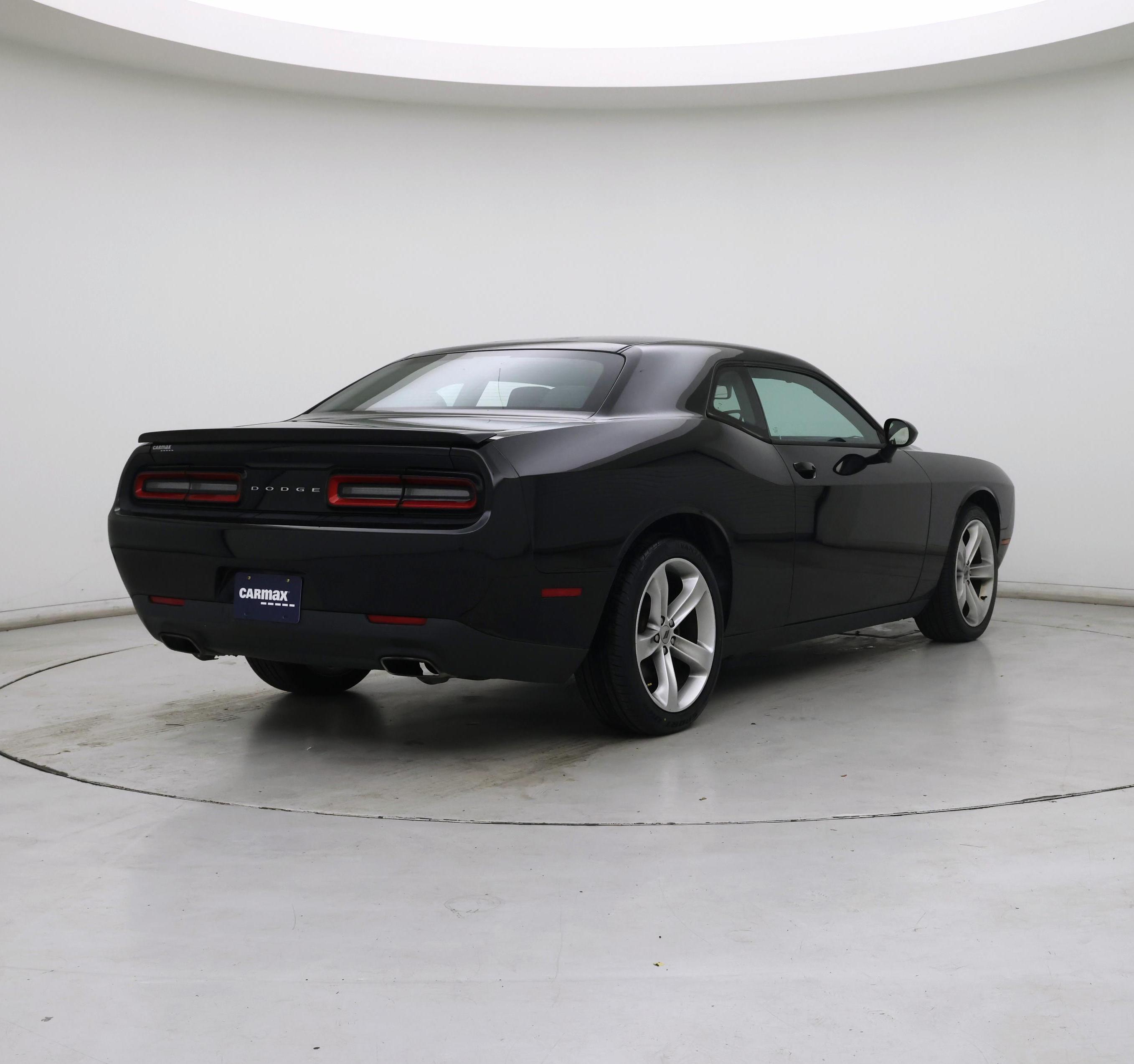 Thumbnail: 2017 Dodge Challenger - 8