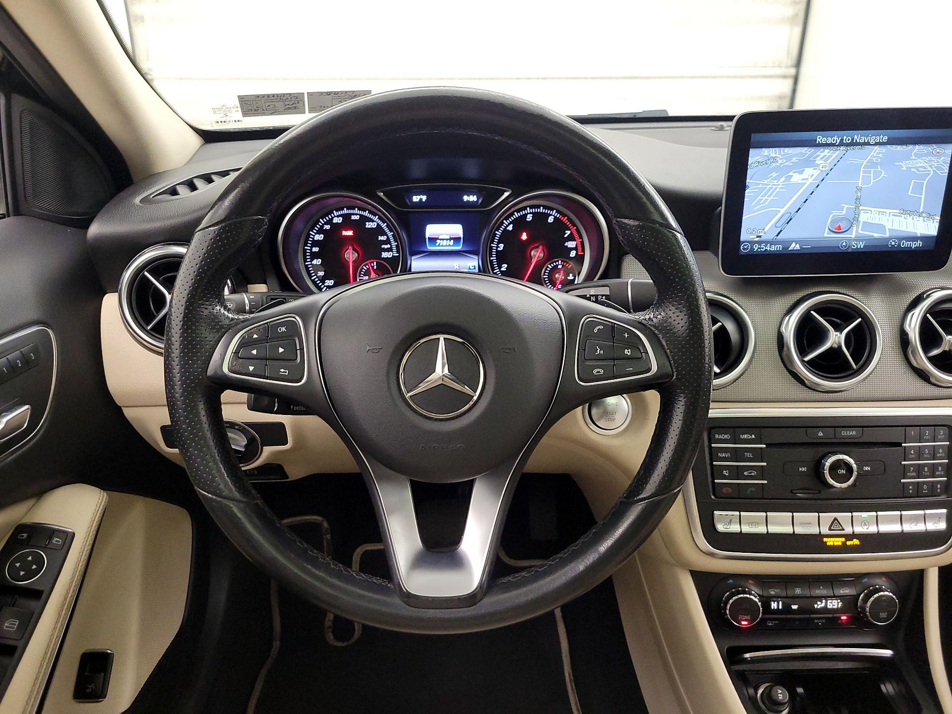 Thumbnail: 2018 Mercedes-Benz GLA - 10