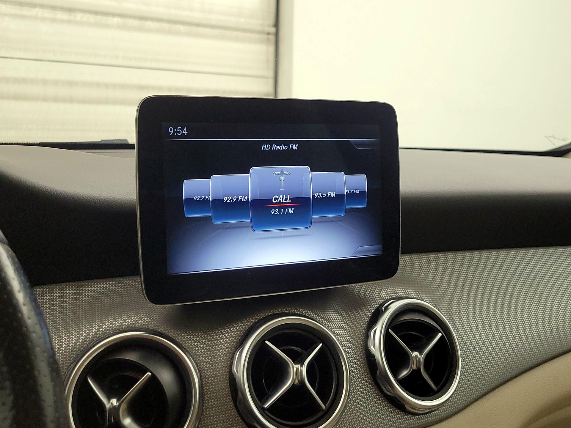 Thumbnail: 2018 Mercedes-Benz GLA - 16