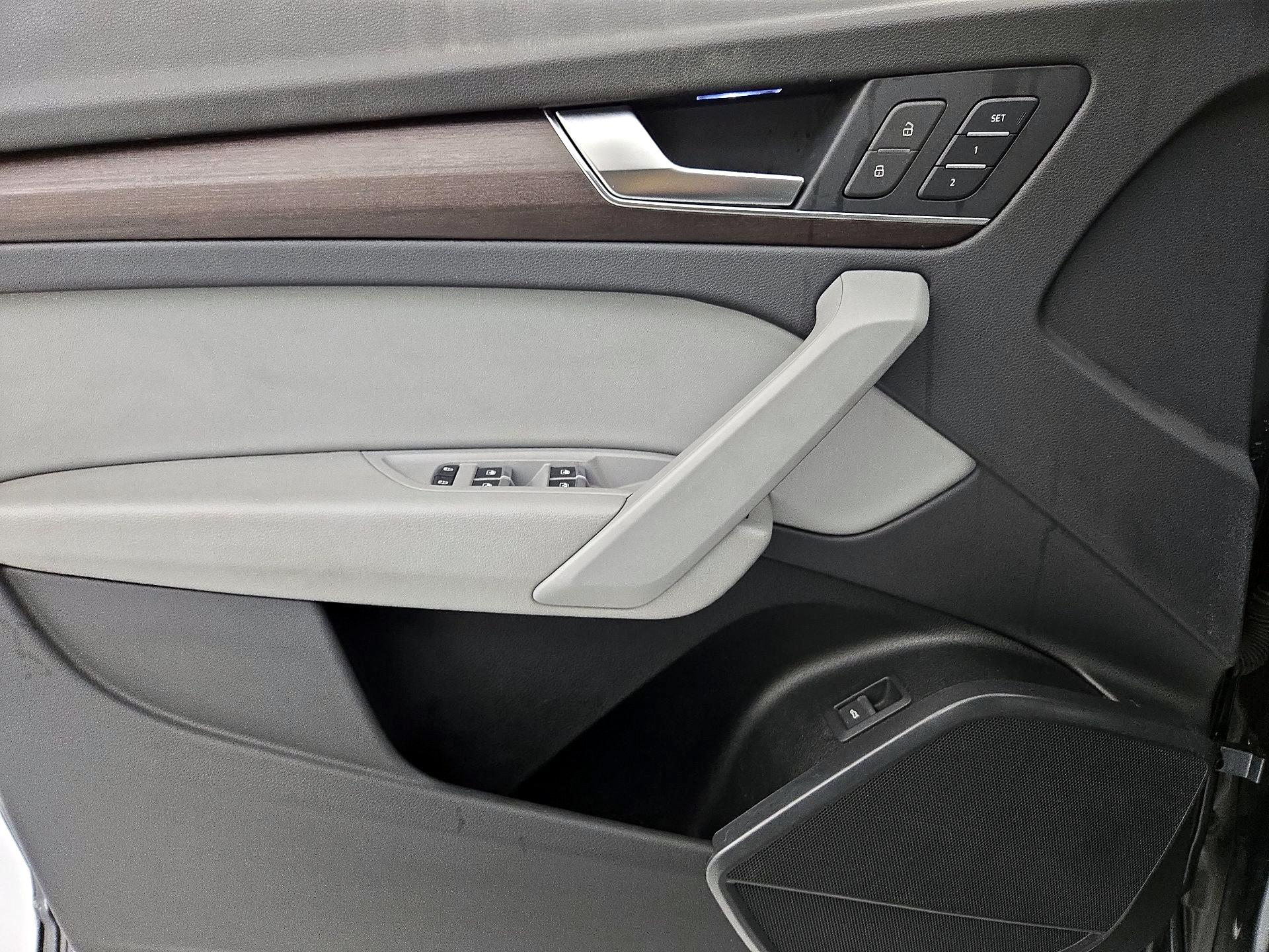 Thumbnail: 2023 Audi Q5 - 12