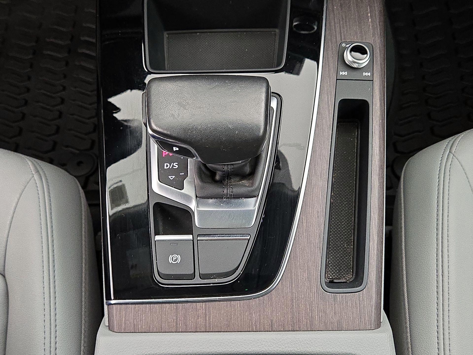 Thumbnail: 2023 Audi Q5 - 17