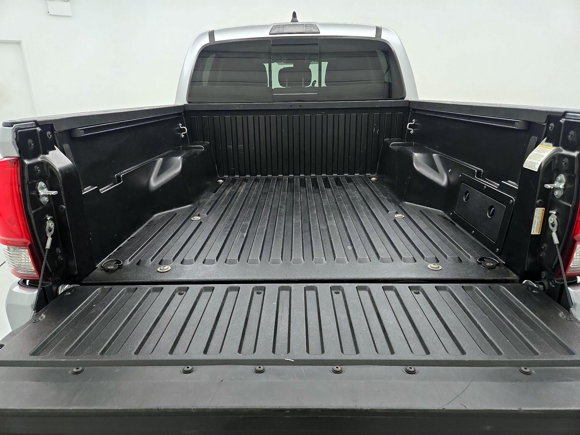 Thumbnail: 2022 Toyota Tacoma - 20
