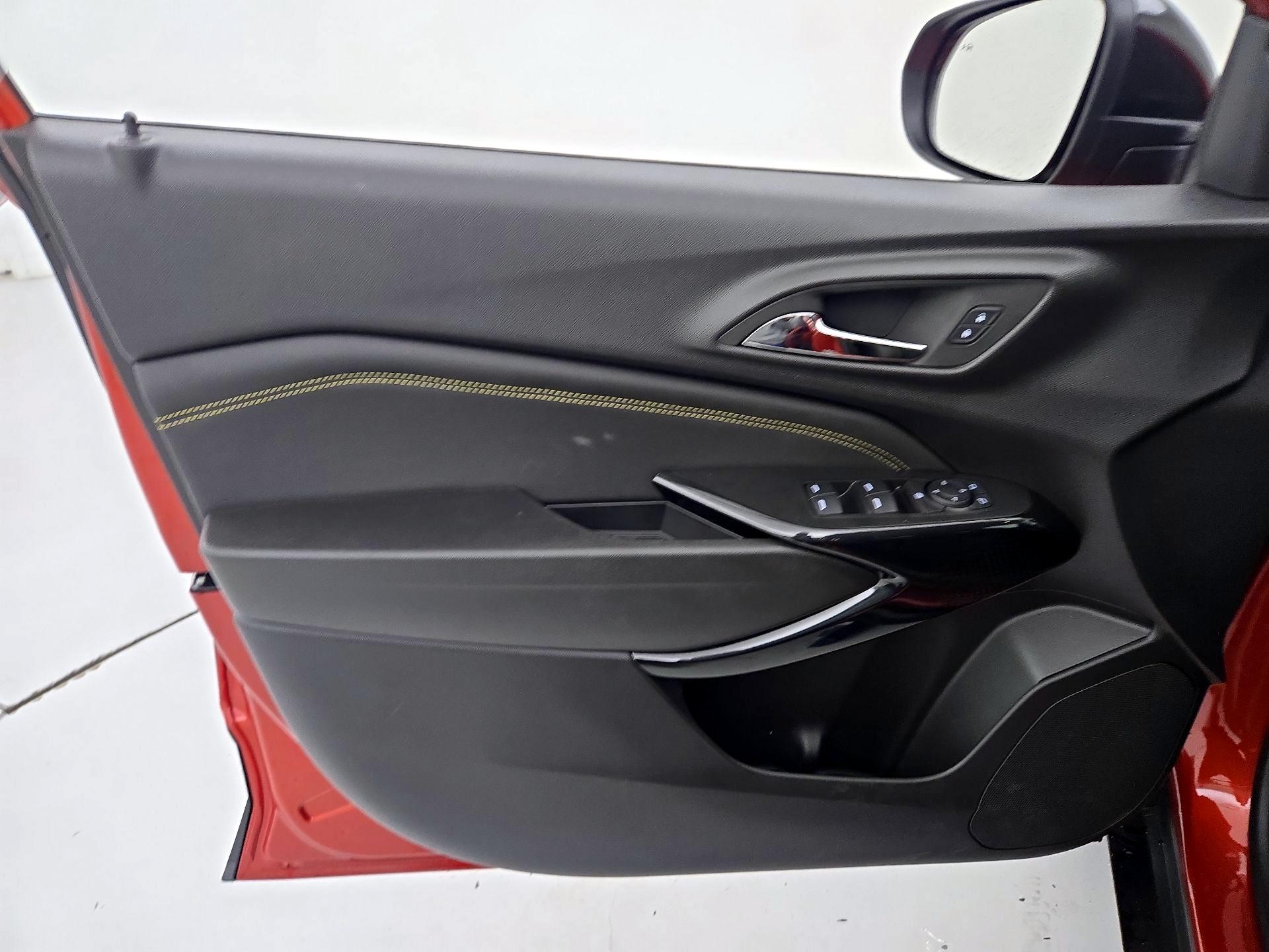 Thumbnail: 2024 Chevrolet Trax - 12