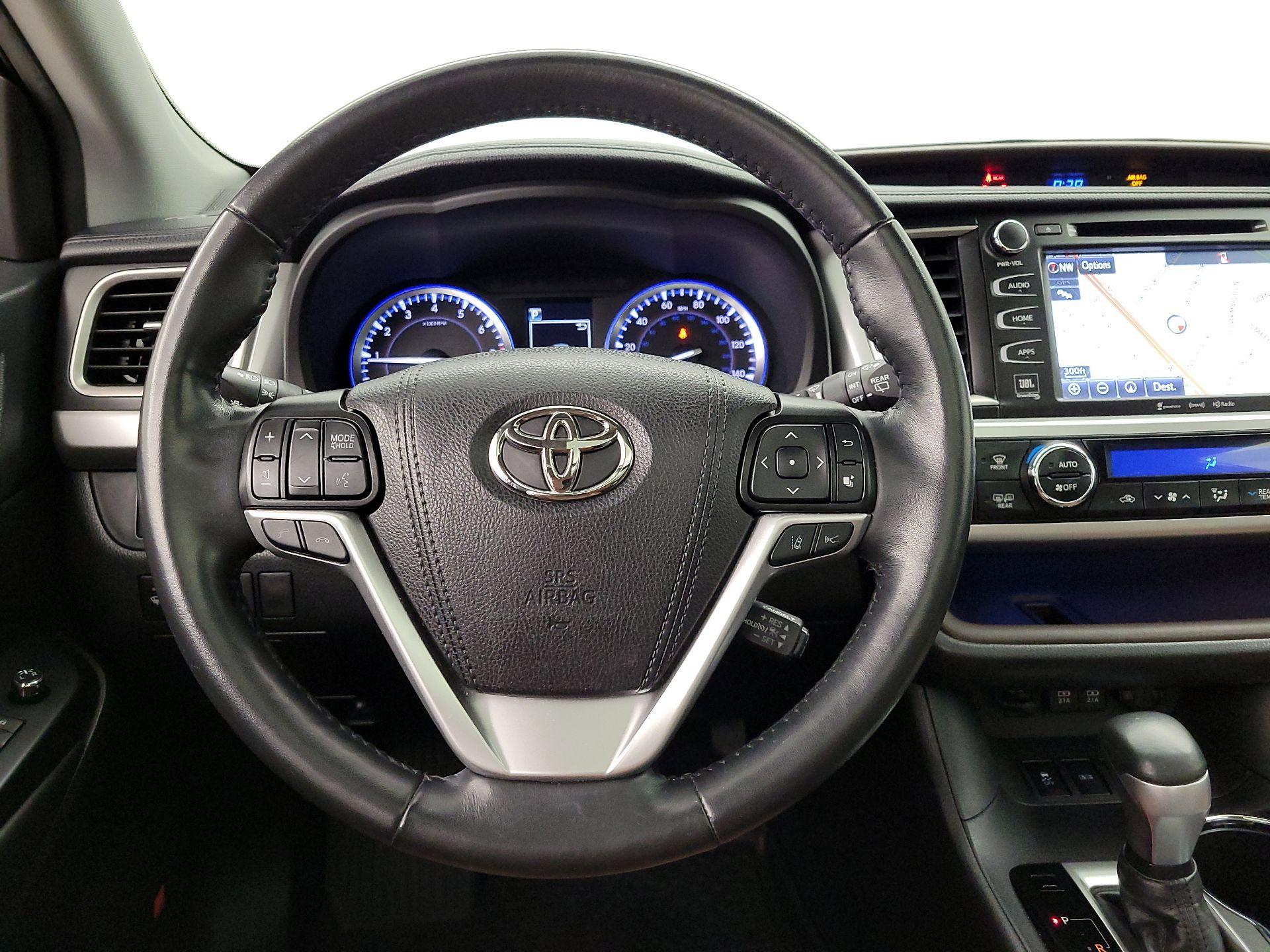 Thumbnail: 2019 Toyota Highlander - 10