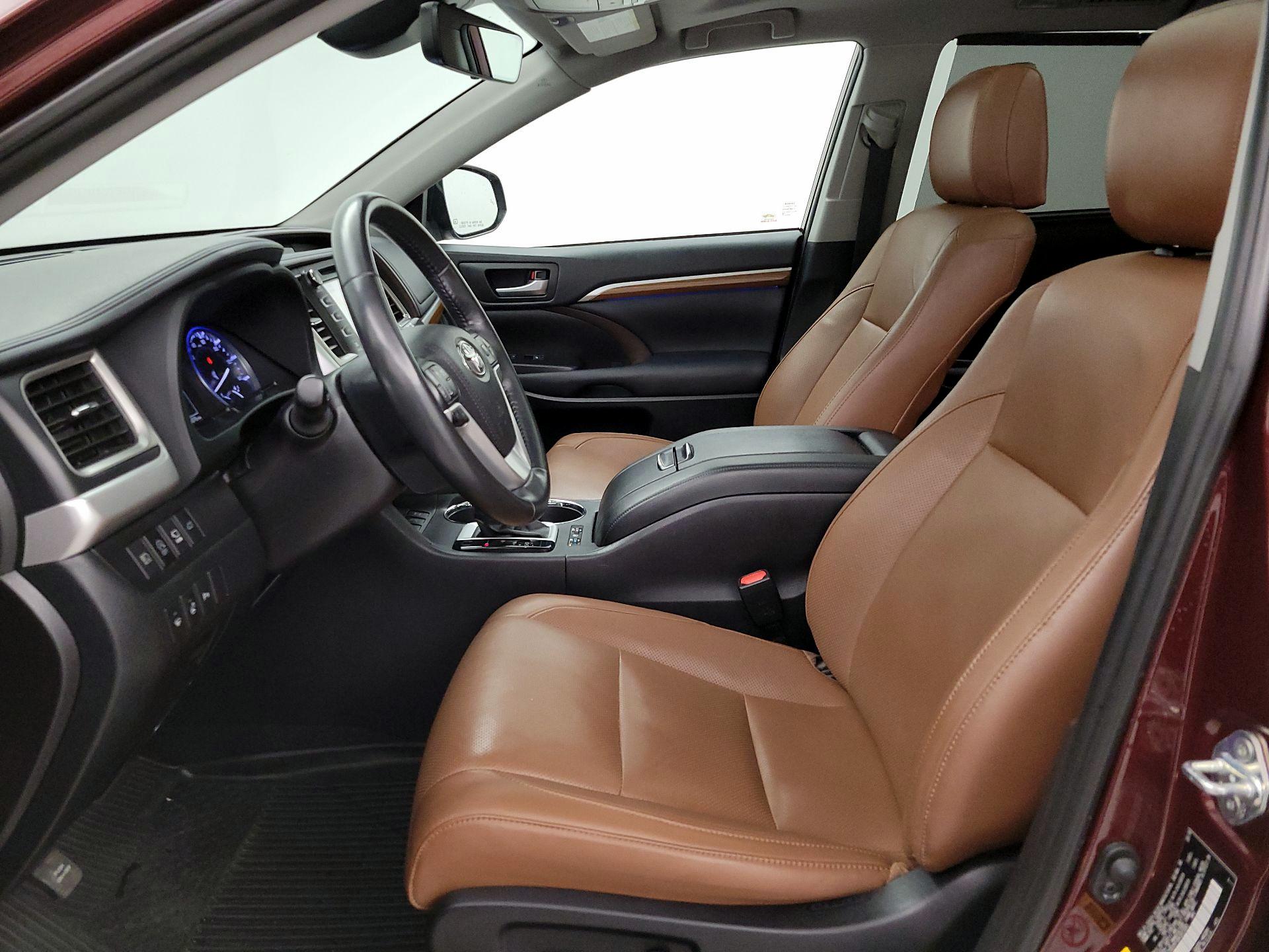 Thumbnail: 2019 Toyota Highlander - 11