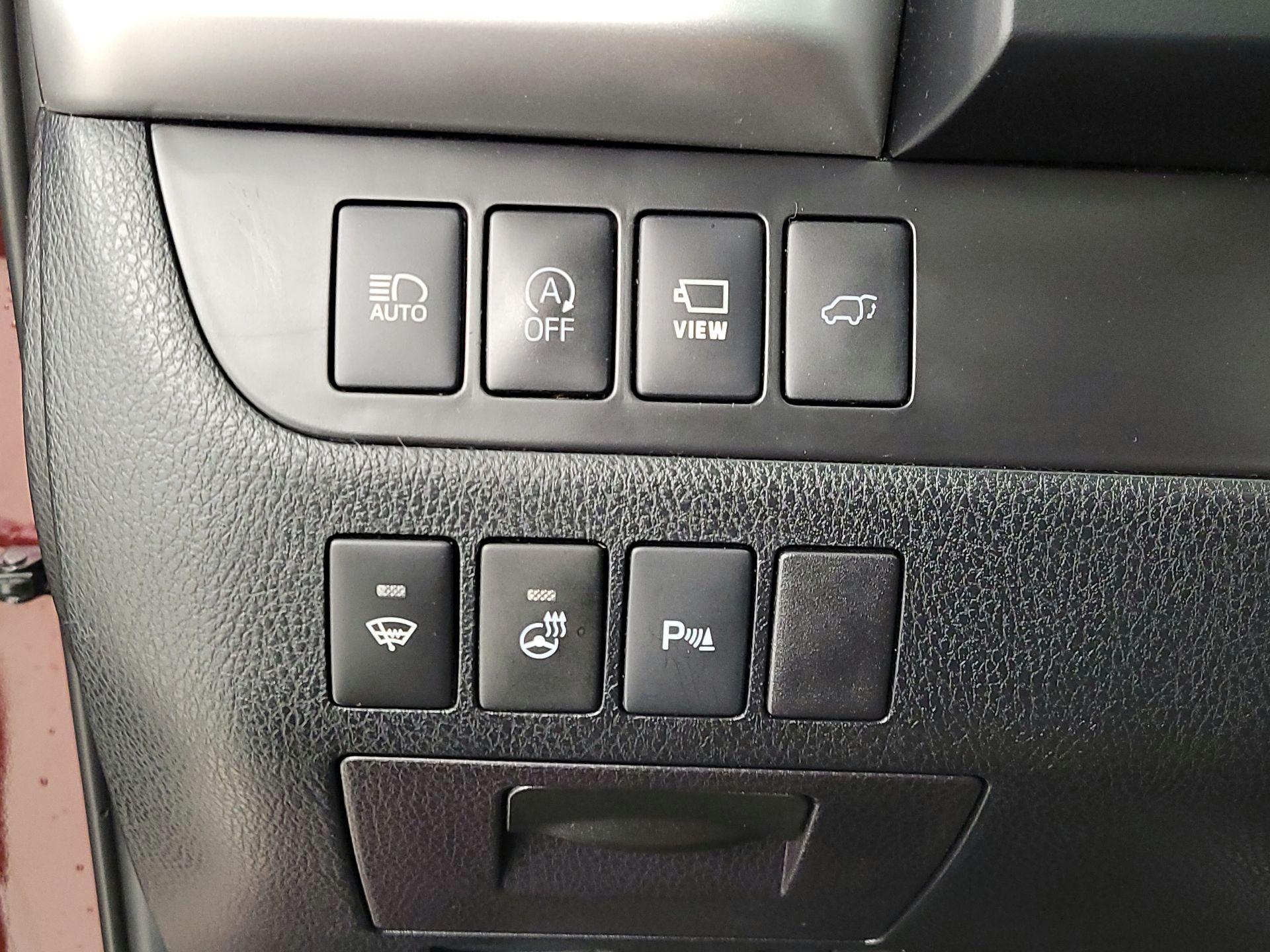 Thumbnail: 2019 Toyota Highlander - 13