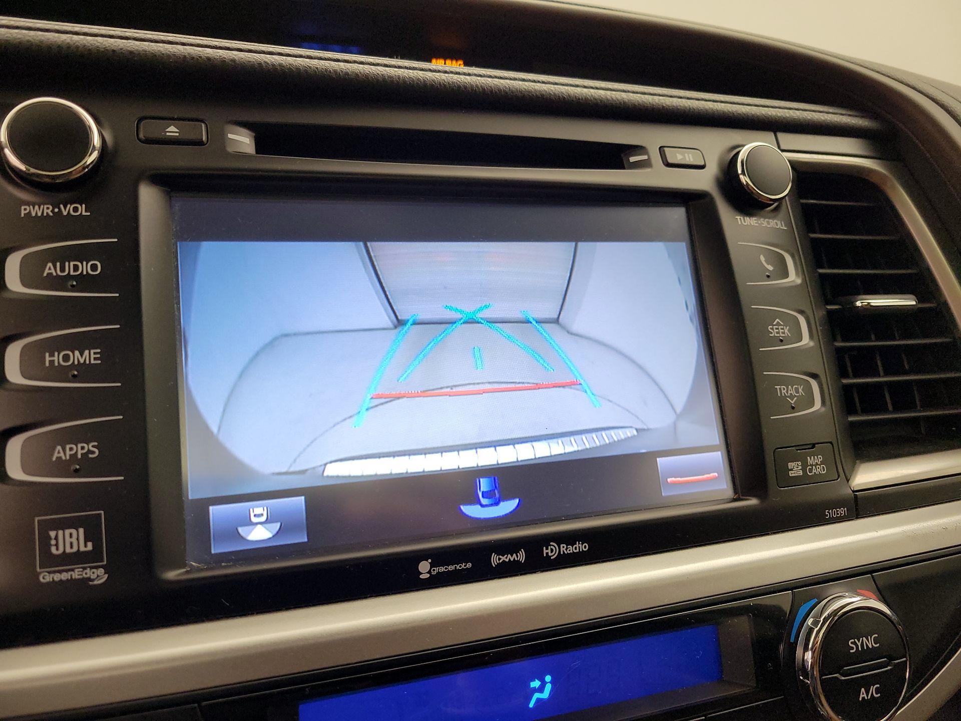 Thumbnail: 2019 Toyota Highlander - 15